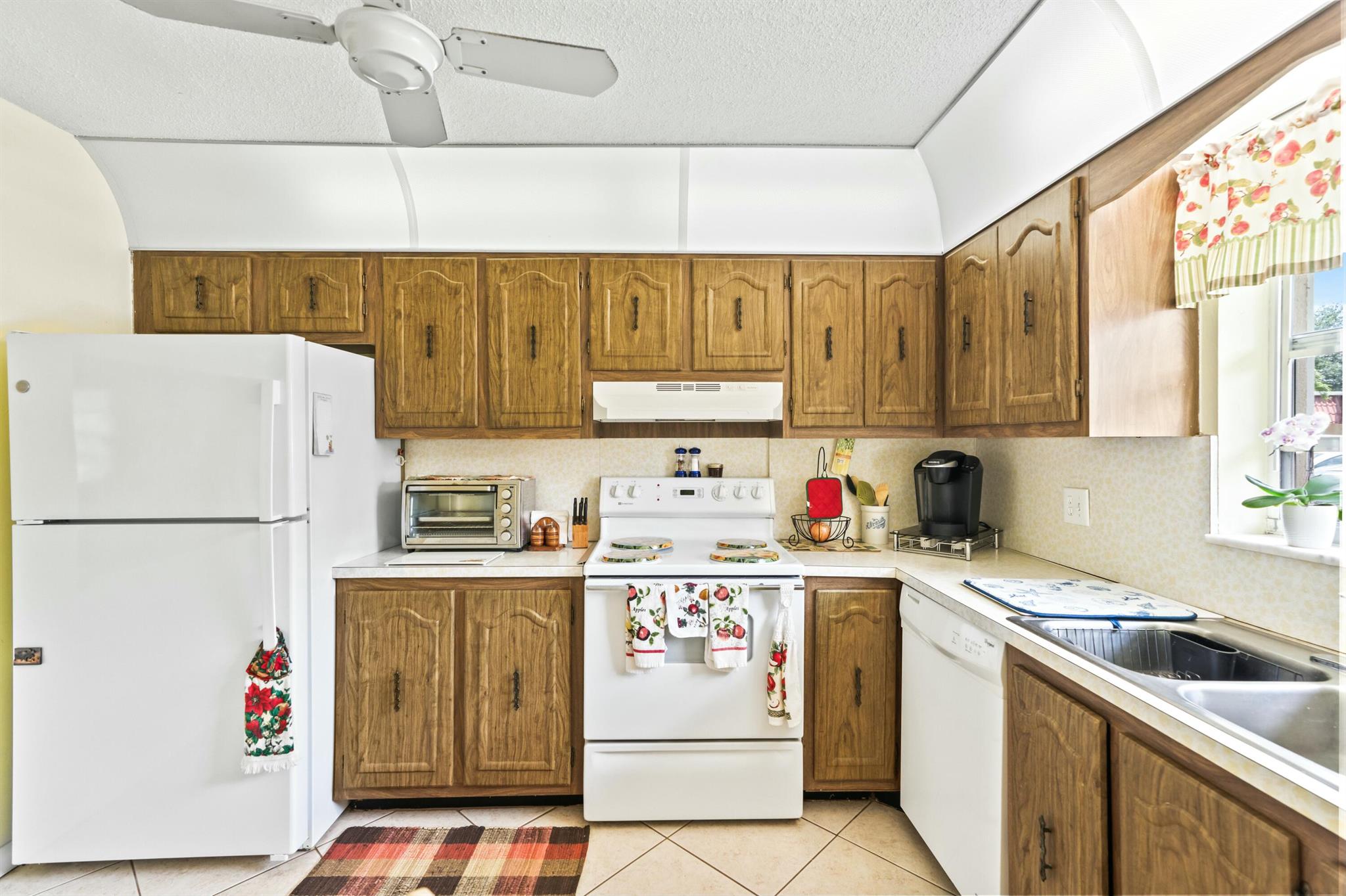 Homes for sale in Lake Worth, FL | 674 Laconia Circle, Lake Worth, FL 33467 | MLS# R11079053