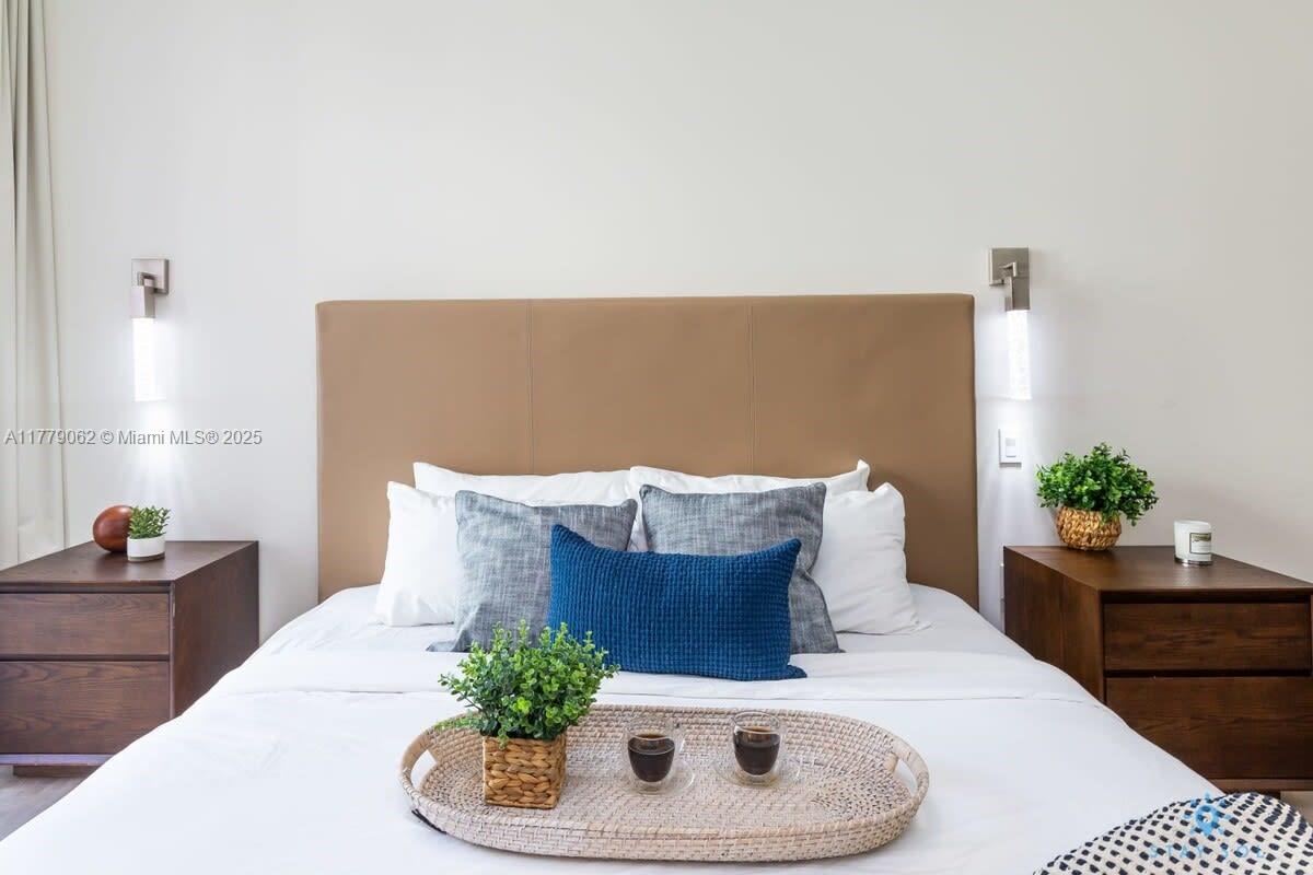 Costa Hollywood Condo