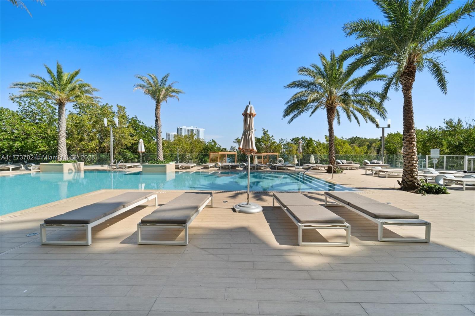 Apartamento à Venda em North Miami Beach, FL