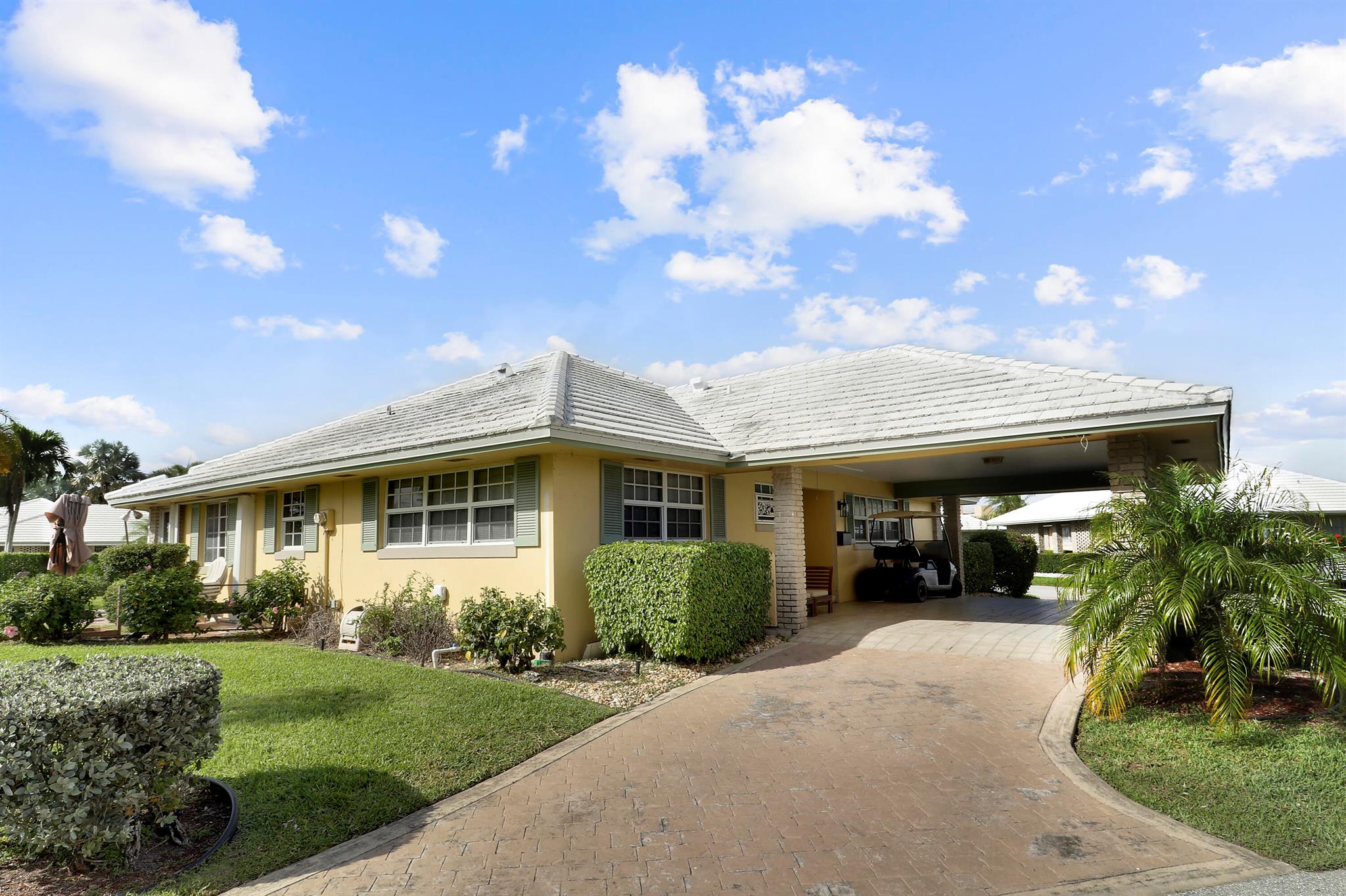 Homes for sale in Atlantis, FL | 343 Yorktowne Circle, Atlantis, FL 33462 | MLS# R11079407