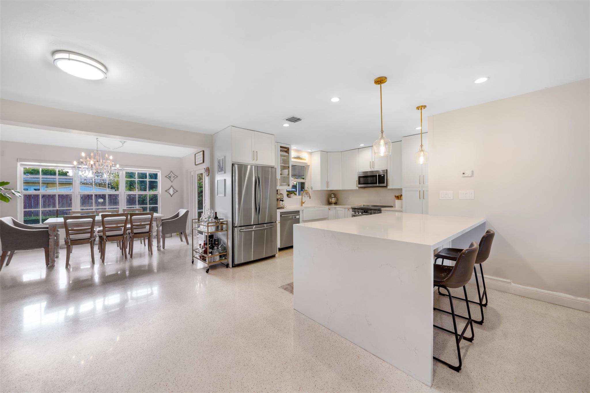 2104 14th Ter Hollywood FL 33020 | F10495897