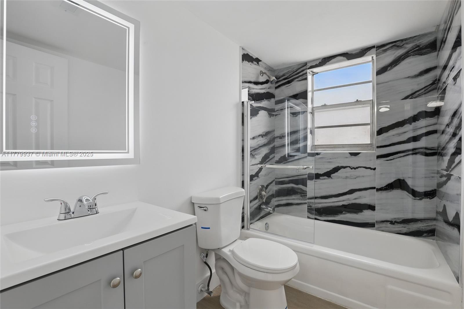 Lakeshore At University P