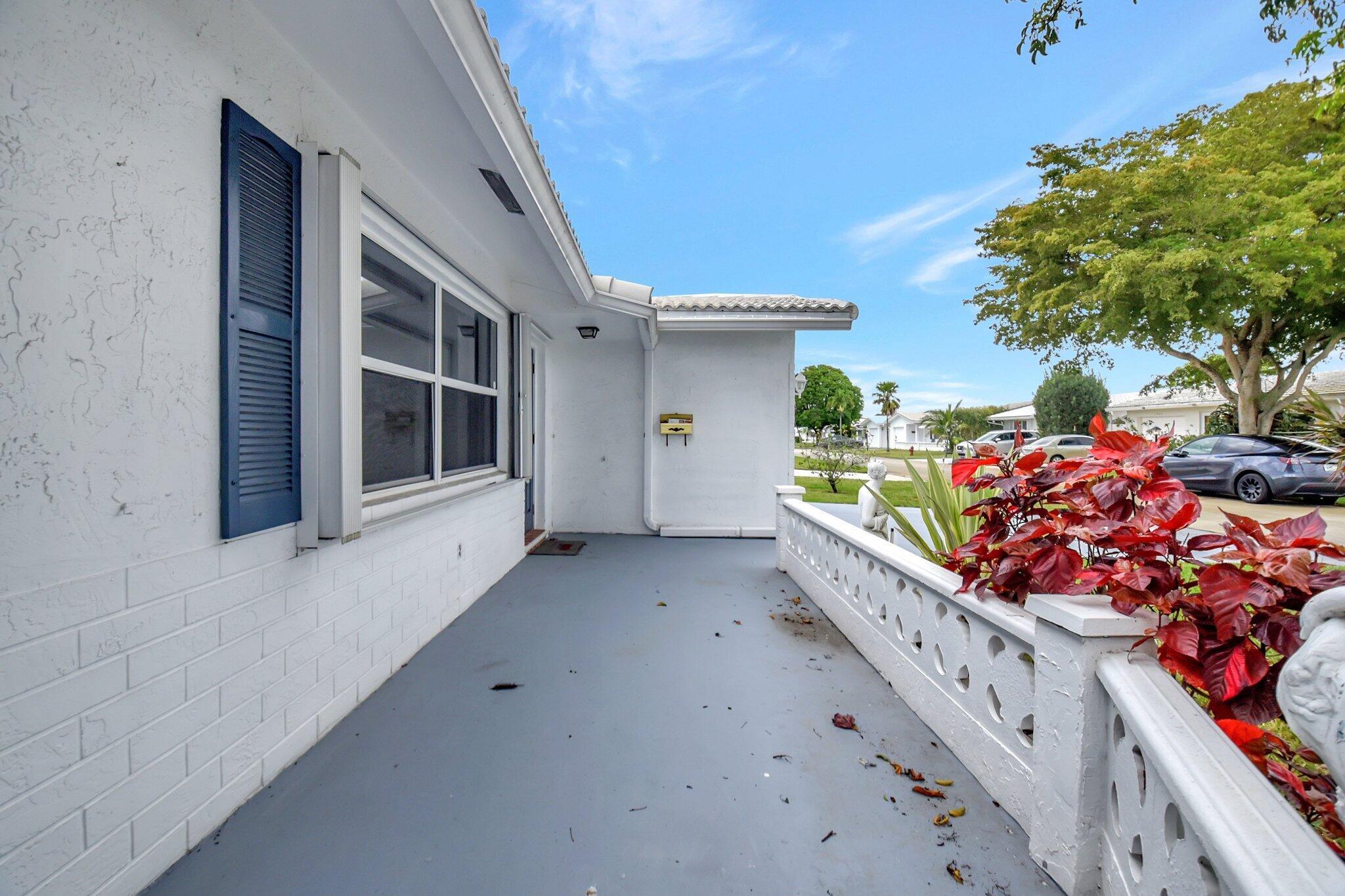 Homes for sale in Boynton Beach, FL | 1902 Sw 22Nd Avenue, Boynton Beach, FL 33426 | MLS# R11079576
