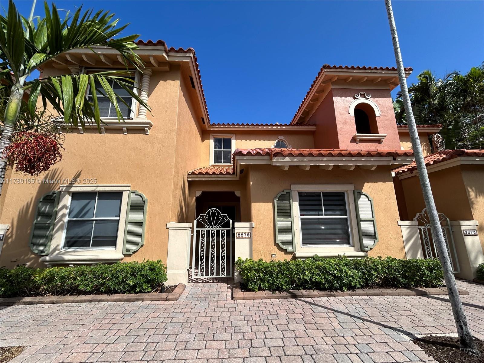 Impressive exterior facade at 2279 Anchor Ct - Condo in Dania Beach