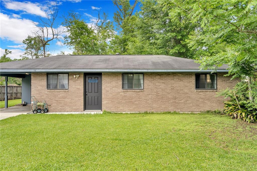 Homes for sale in Gonzales, LA | 908 E Chuck St, Gonzales, LA 70737 | MLS# 2495754