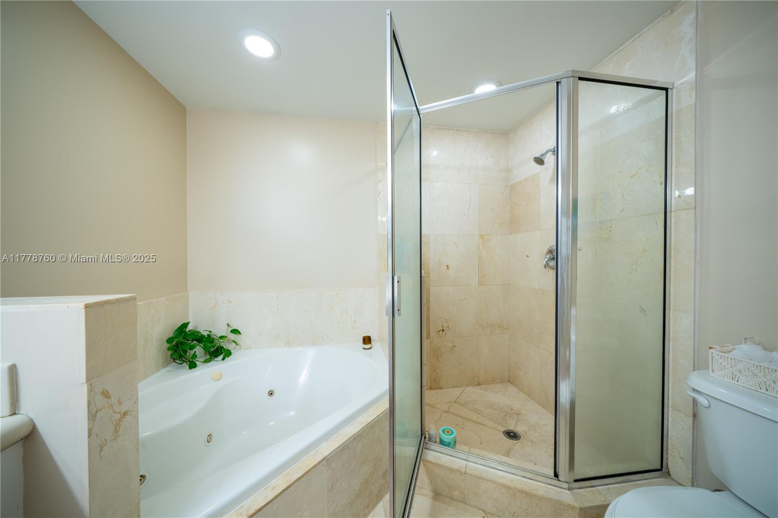7900 Harbor Island Dr #611, North Bay Village FL 33141