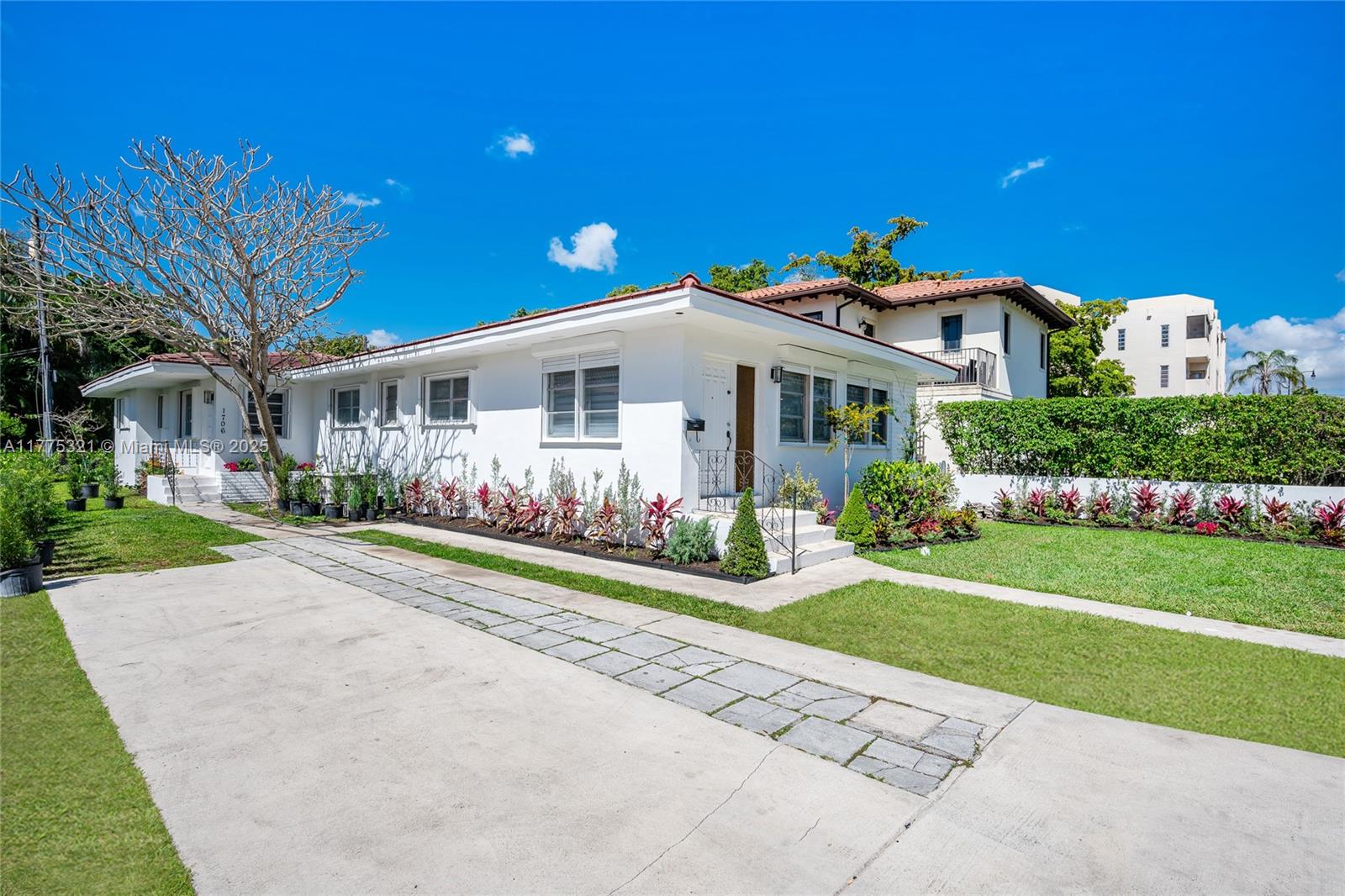 Homes for sale in Coral Gables, FL | 1704 S Le Jeune Rd, Coral Gables, FL 33134 | MLS# A11775321