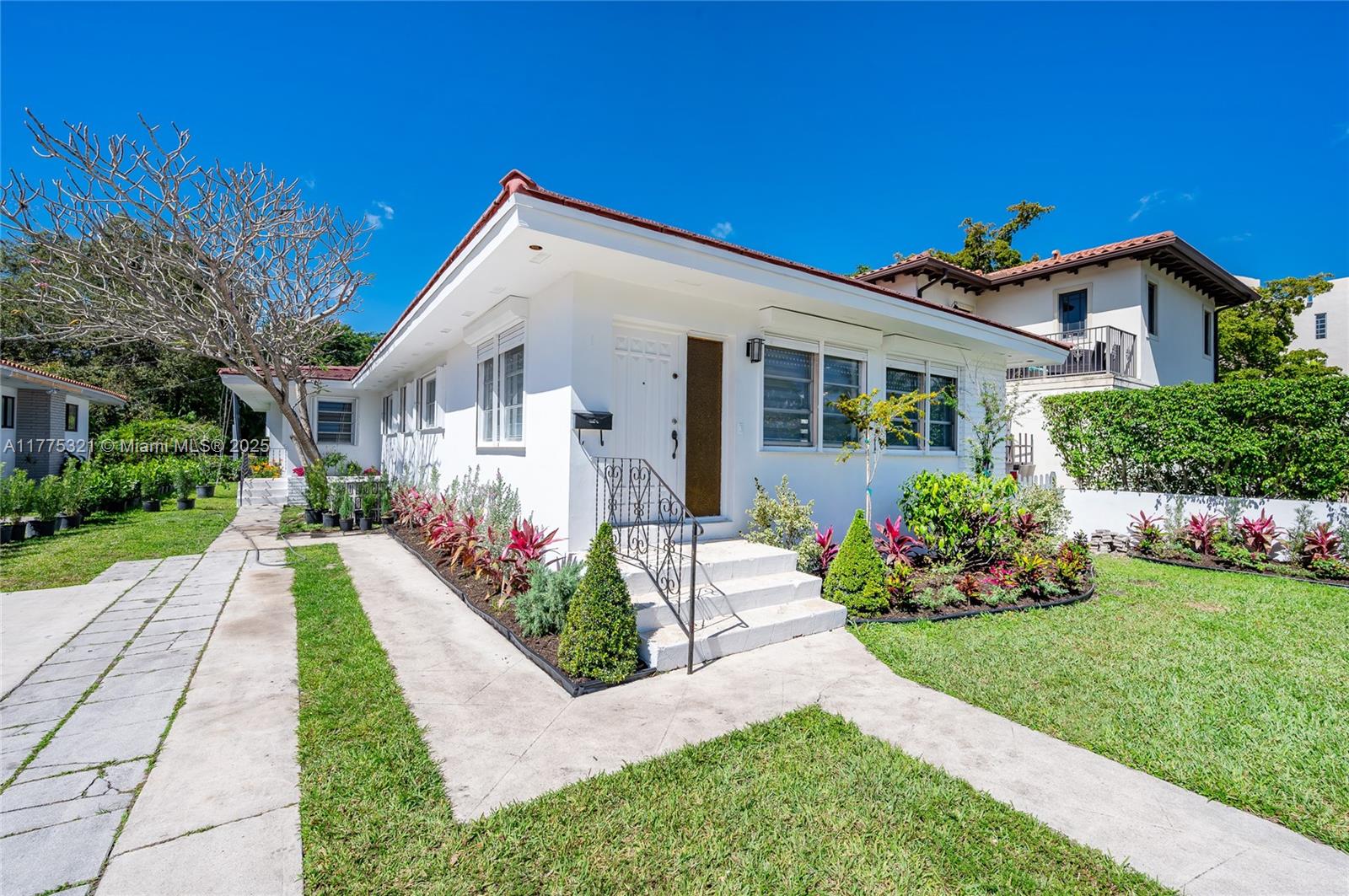 Homes for sale in Coral Gables, FL | 1704 S Le Jeune Rd, Coral Gables, FL 33134 | MLS# A11775321