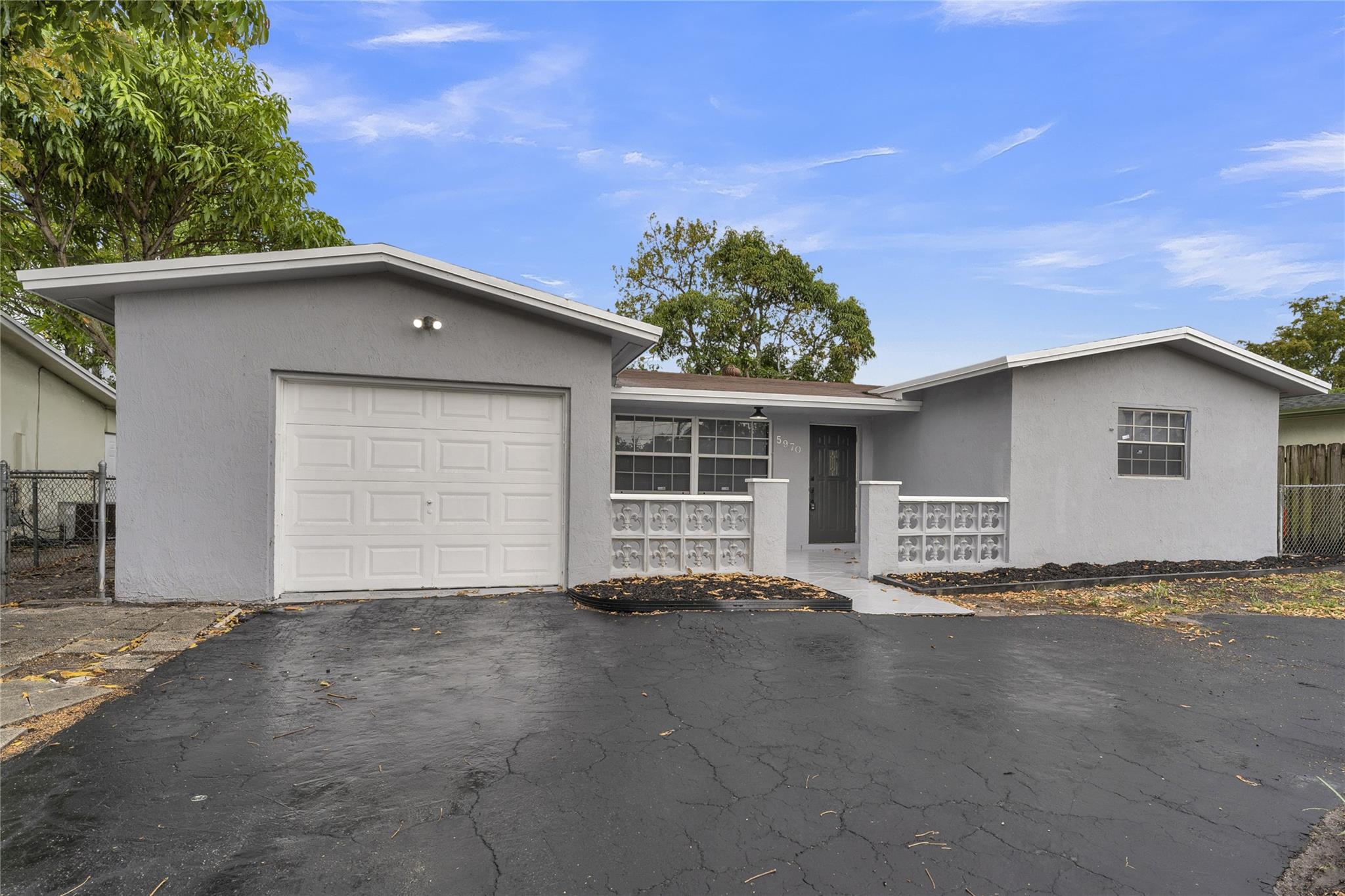 5970 Nw 15th St Sunrise FL 33313 | F10497049