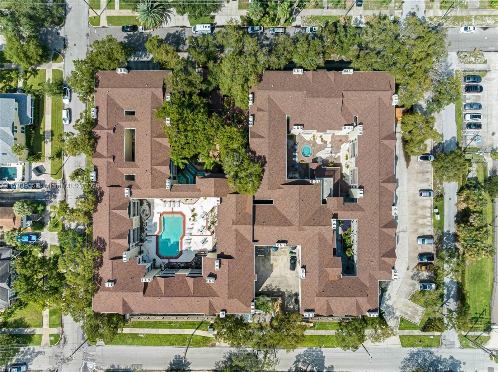 Homes for sale in Tampa, FL | 1000 W Horatio Street #114, Tampa, FL 33606 | MLS# A11780955