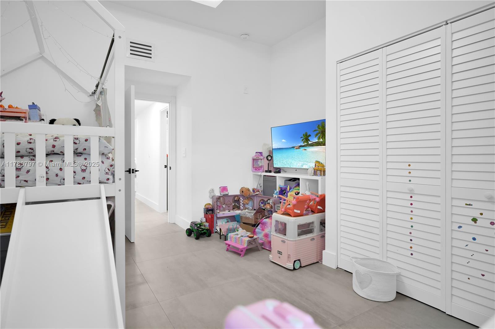 311 Poinciana Dr #801, Sunny Isles Beach FL 33160