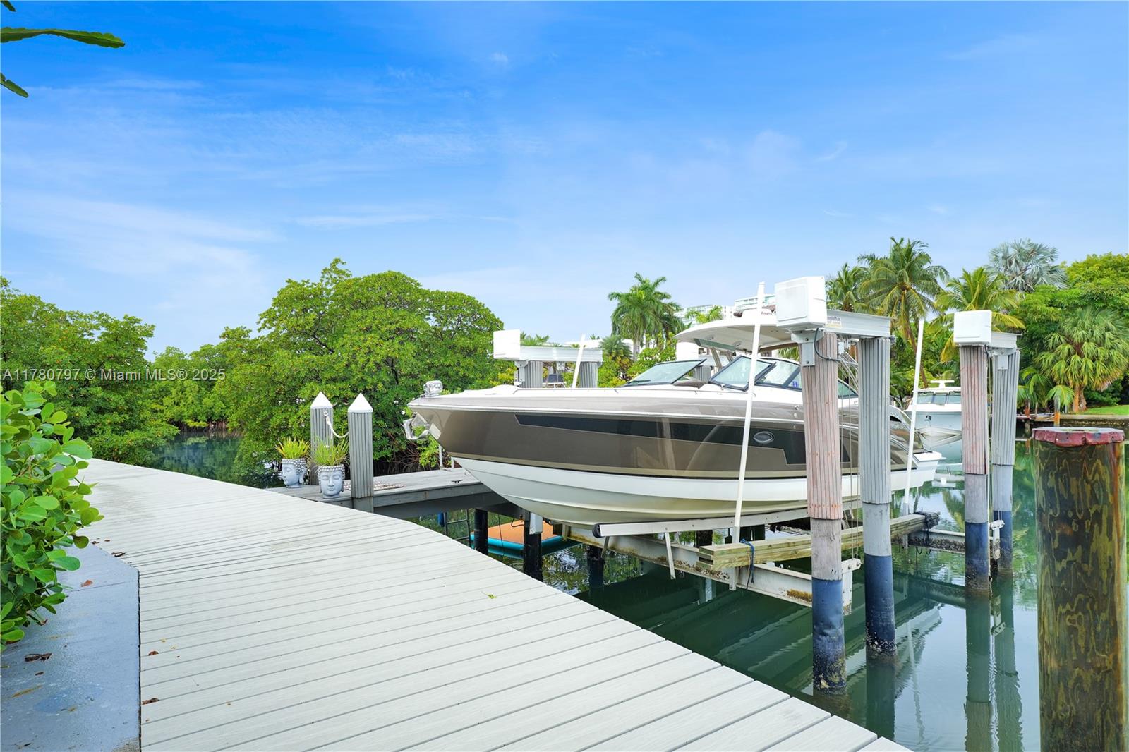 311 Poinciana Dr #801, Sunny Isles Beach FL 33160