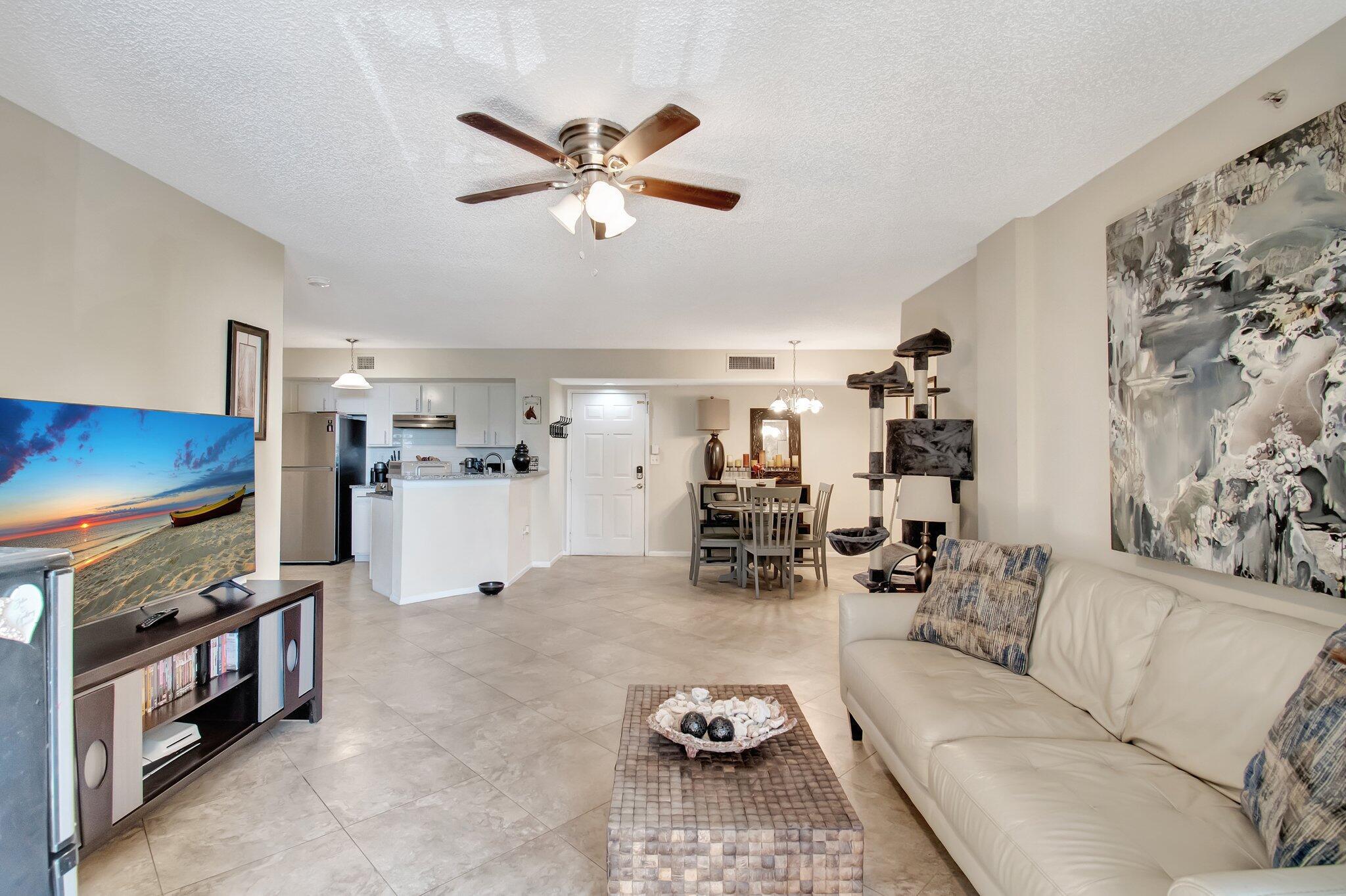 Homes for sale in Hypoluxo, FL | 1000 Scotia Dr #204, Hypoluxo, FL 33462 | MLS# R11080238