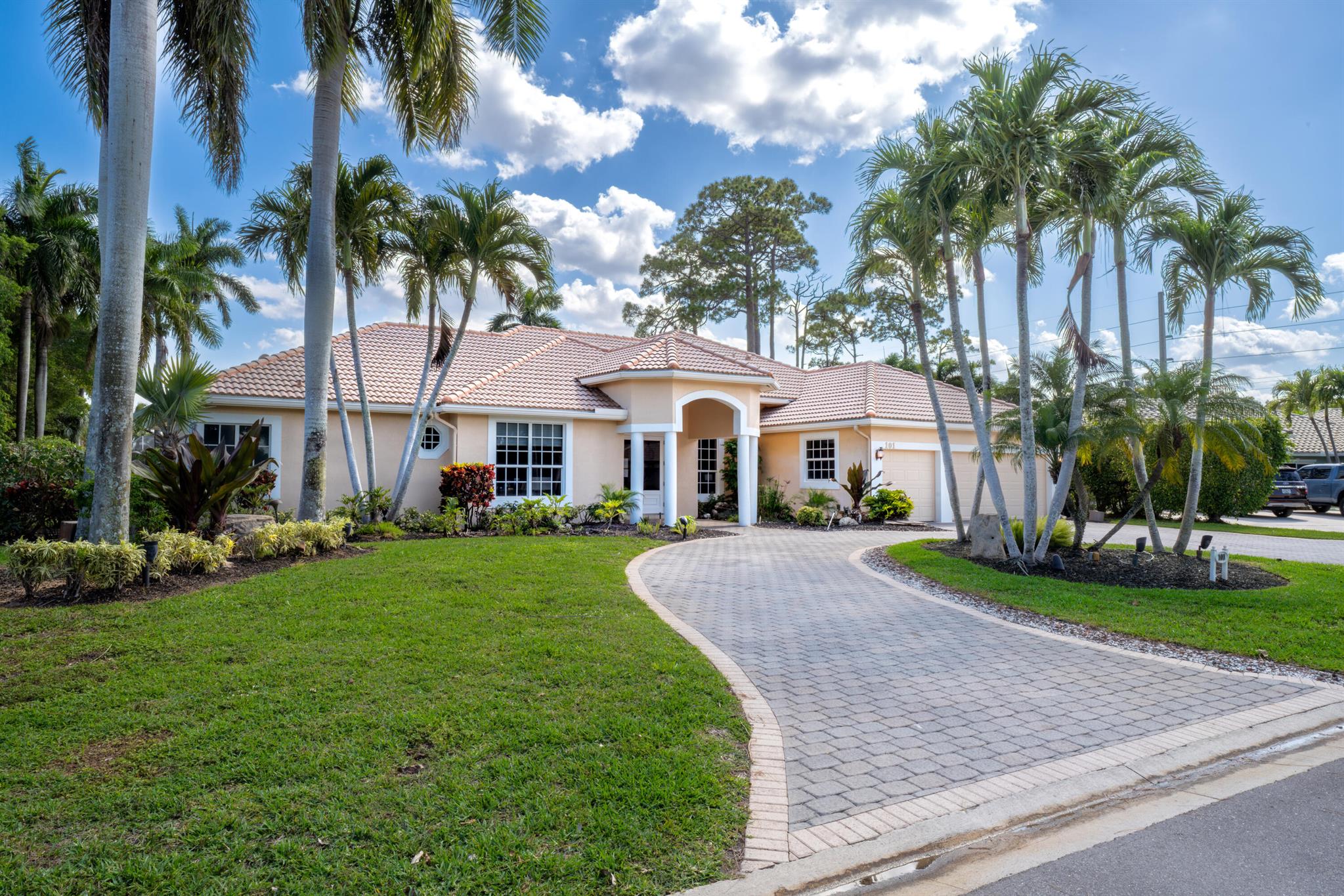 101 Westwood Court Court Atlantis FL 33462 | R11080350