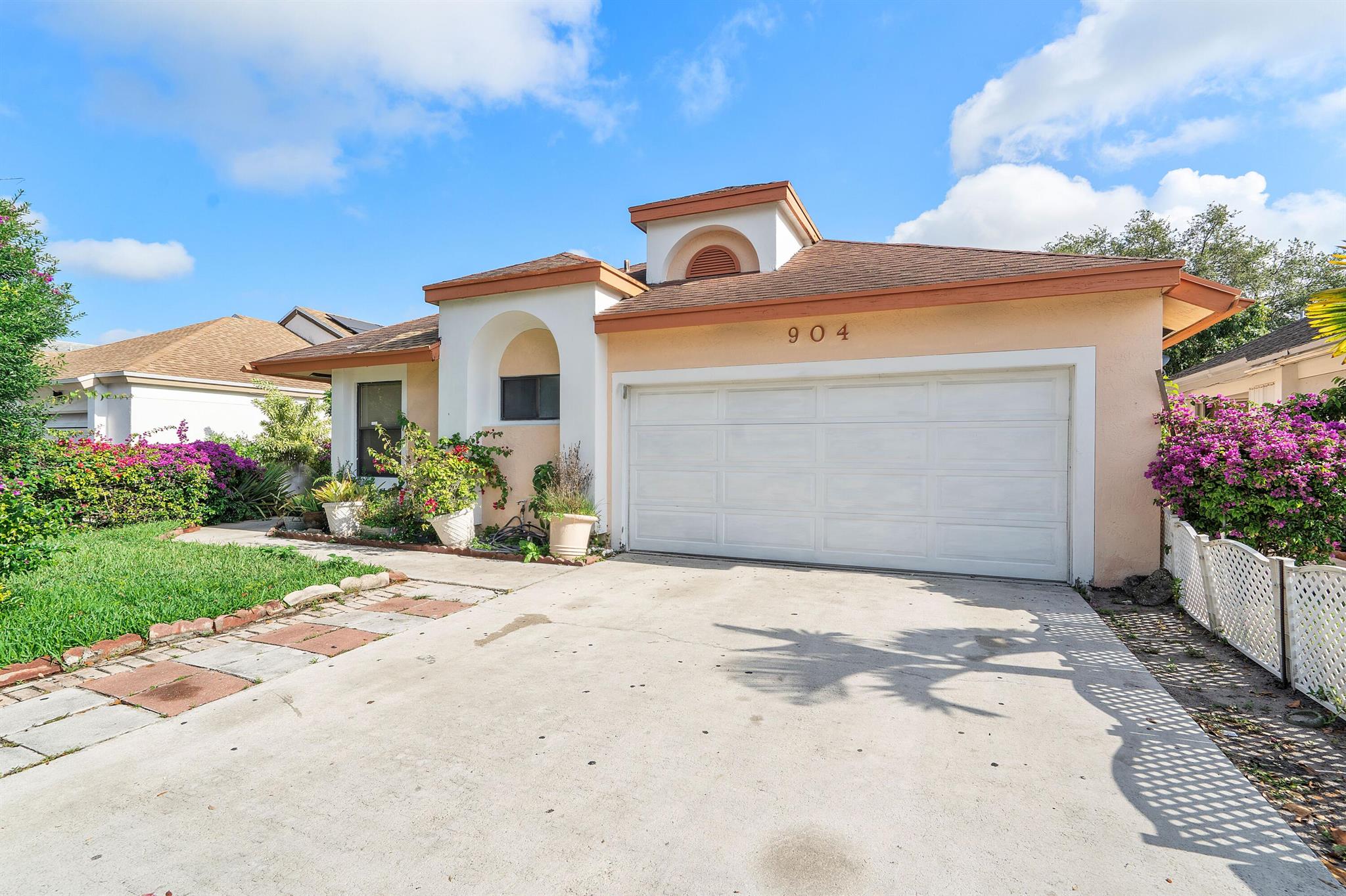 Homes for sale in North Lauderdale, FL | 904 Magniola Avenue, North Lauderdale, FL 33068 | MLS# R11080472