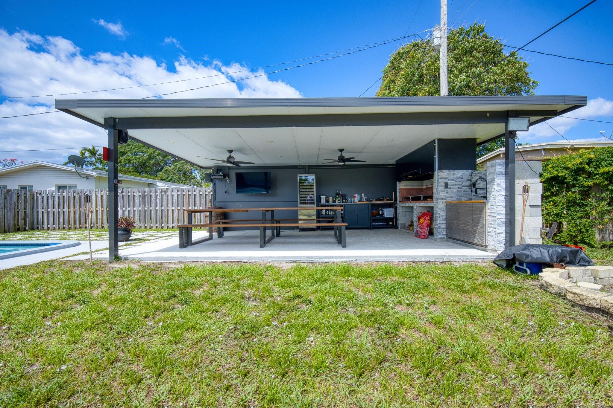 Magnificent Outdoor Living Space/Gazebo