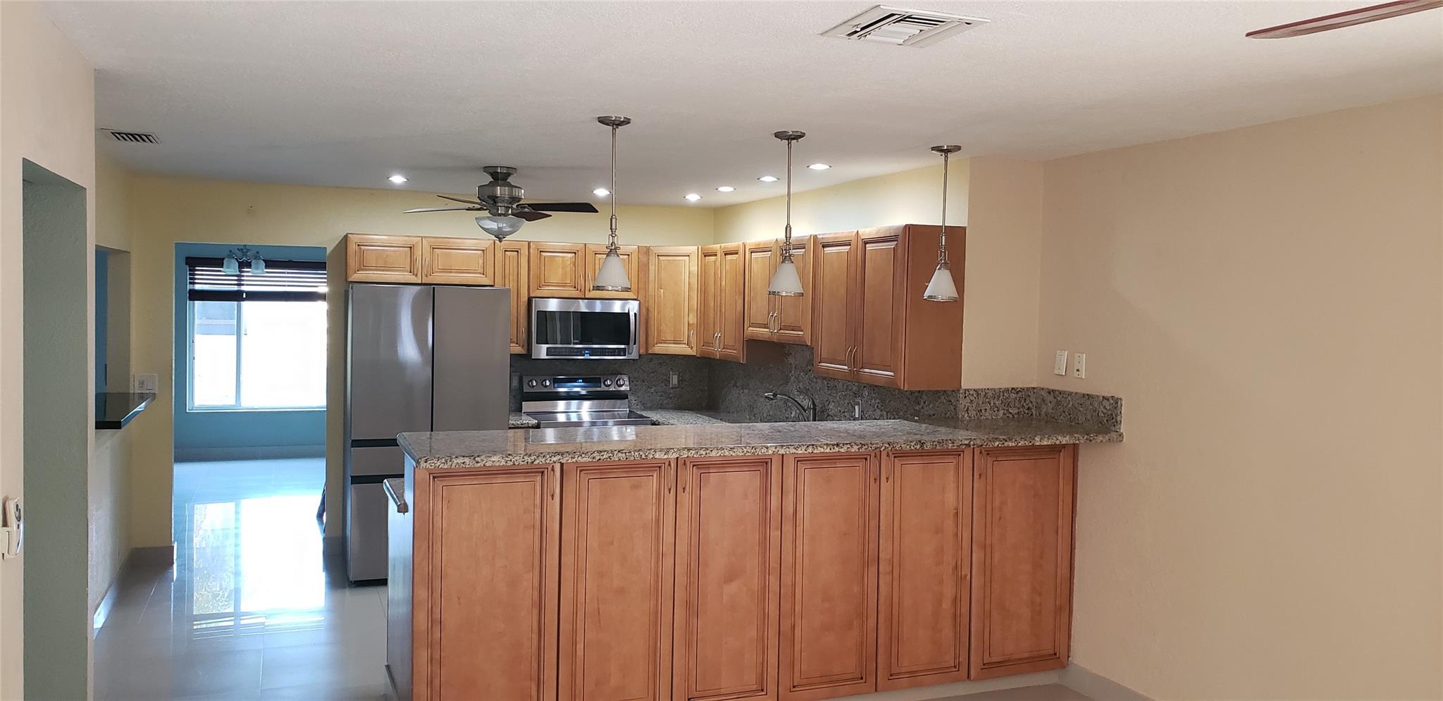 kitchen / dinning area