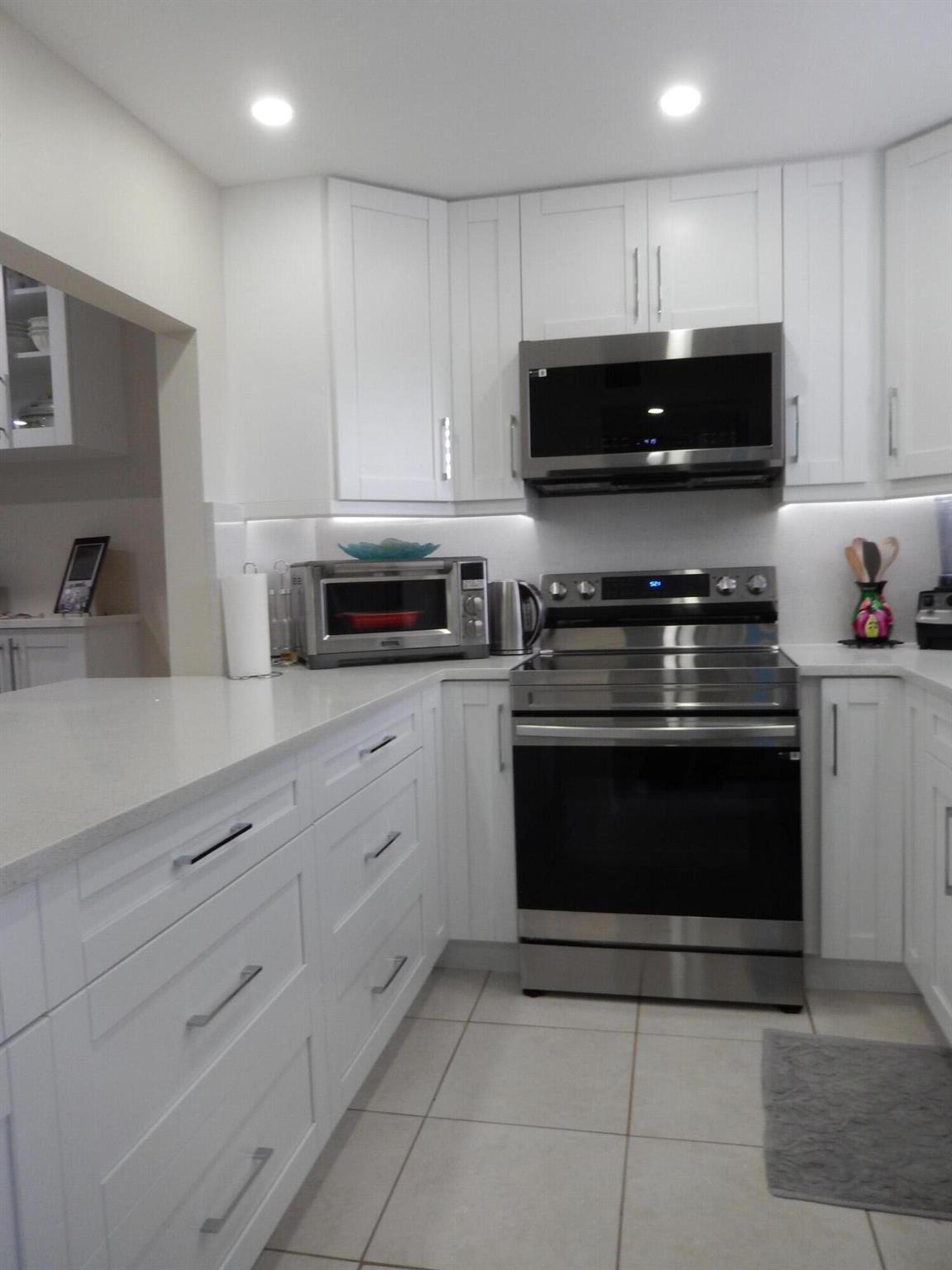 Homes for sale in Palm Springs, FL | 725 Lori Dr #306, Palm Springs, FL 33461 | MLS# R11080631