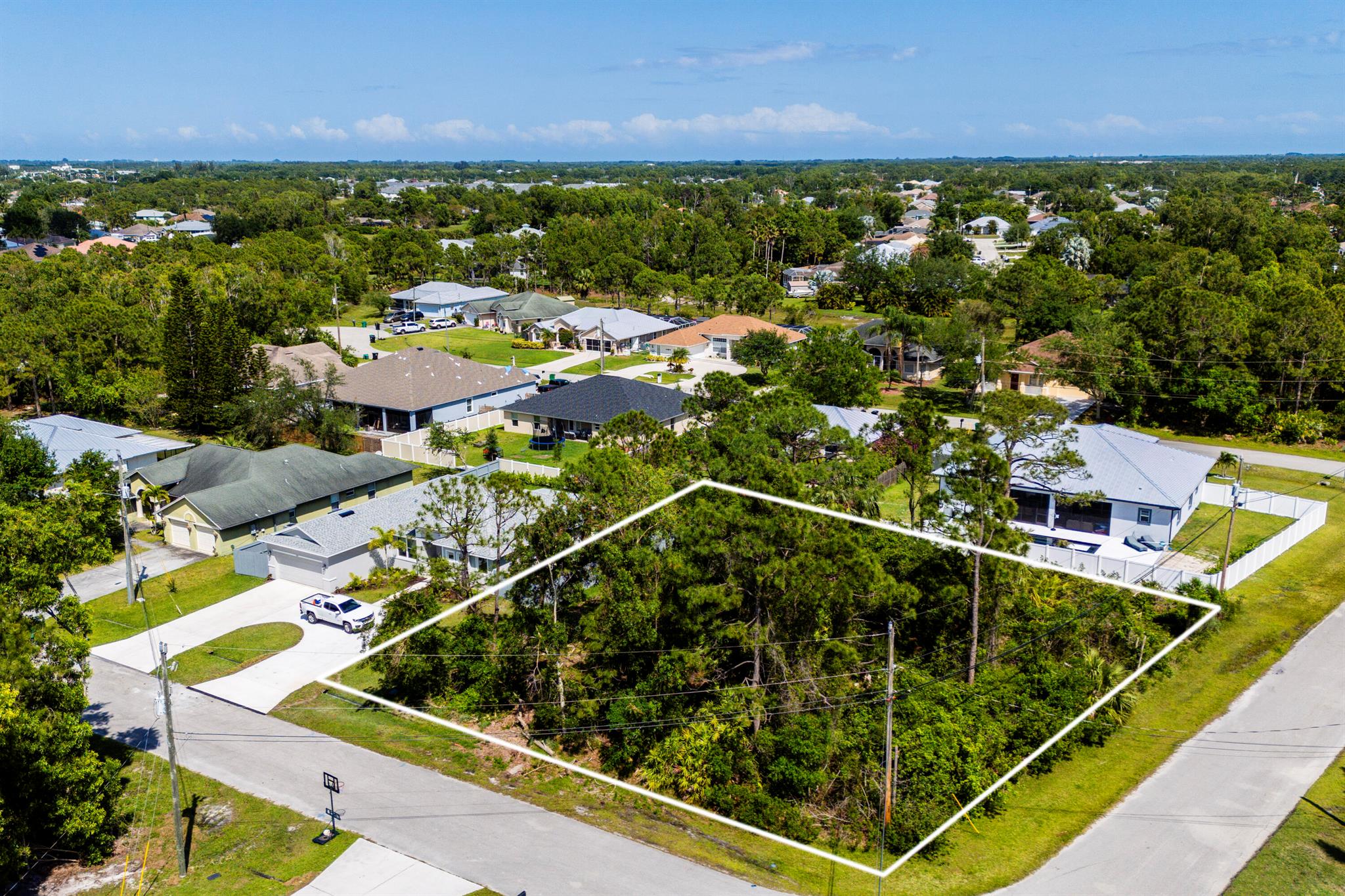 Homes for sale in Port St Lucie, FL | 5489 Nw Brent Court, Port St Lucie, FL 34986 | MLS# R11080643