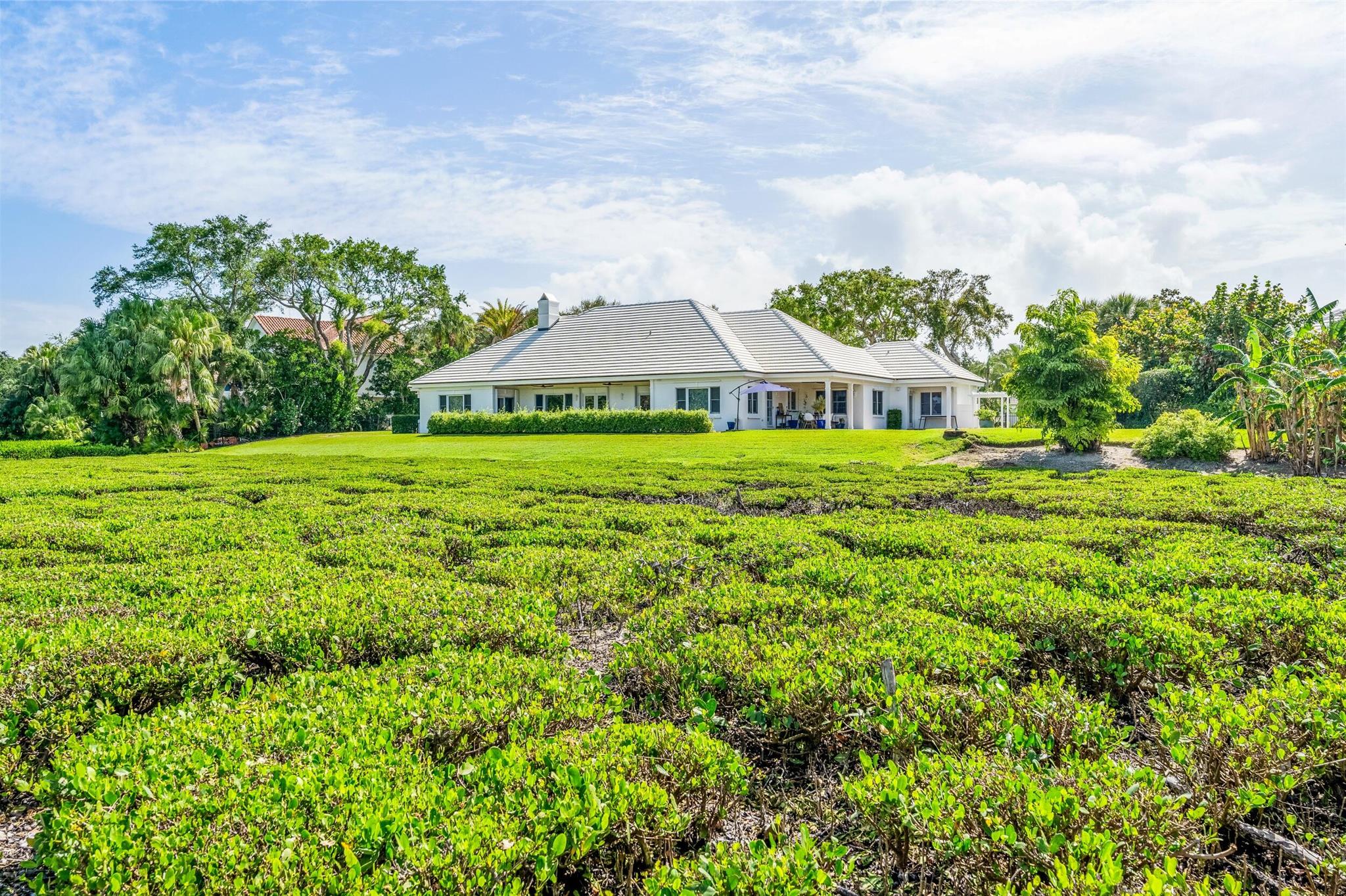 Homes for sale in Indian River Shores, FL | 107 River Oak Dr, Indian River Shores, FL 32963 | MLS# R11080685