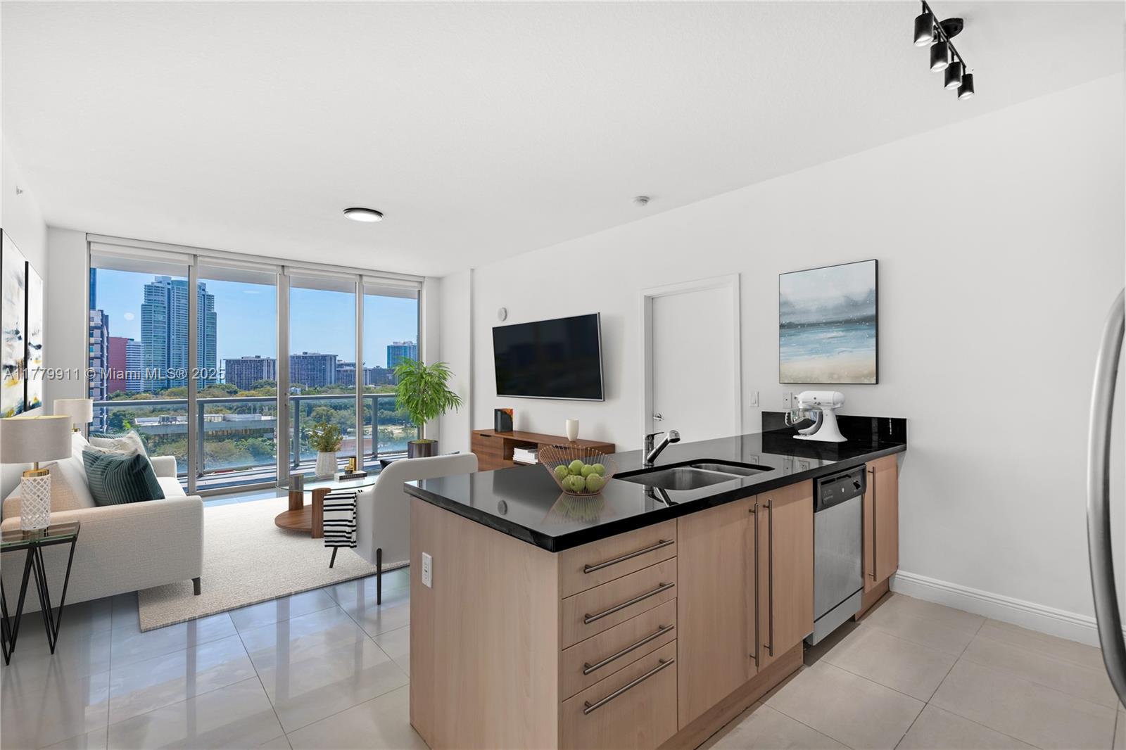 Condo for Sale in Miami, FL