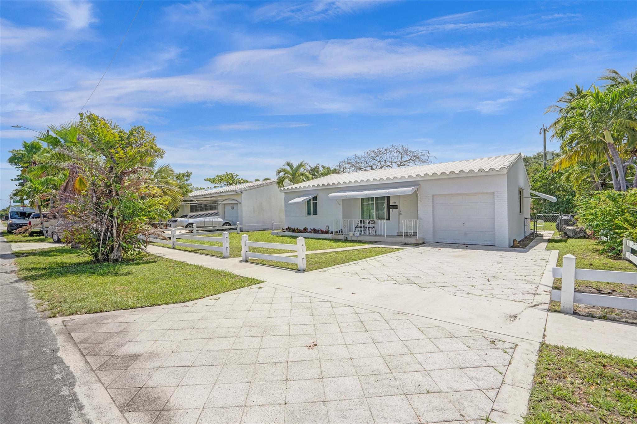 309 Sw 13th St Dania Beach FL 33004 | F10497802