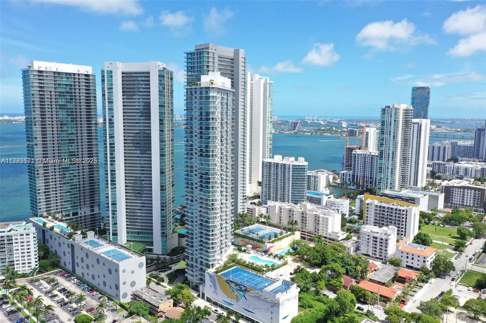 Condo for Sale in Miami, FL