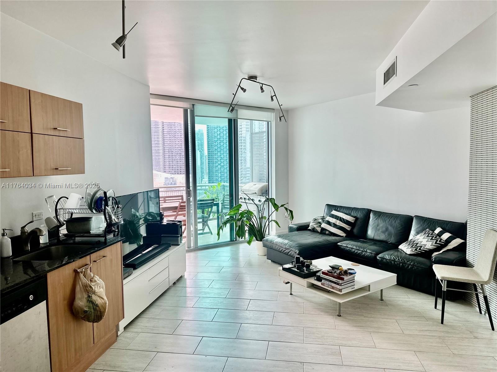 350 S Miami Ave #2712, Miami FL 33130