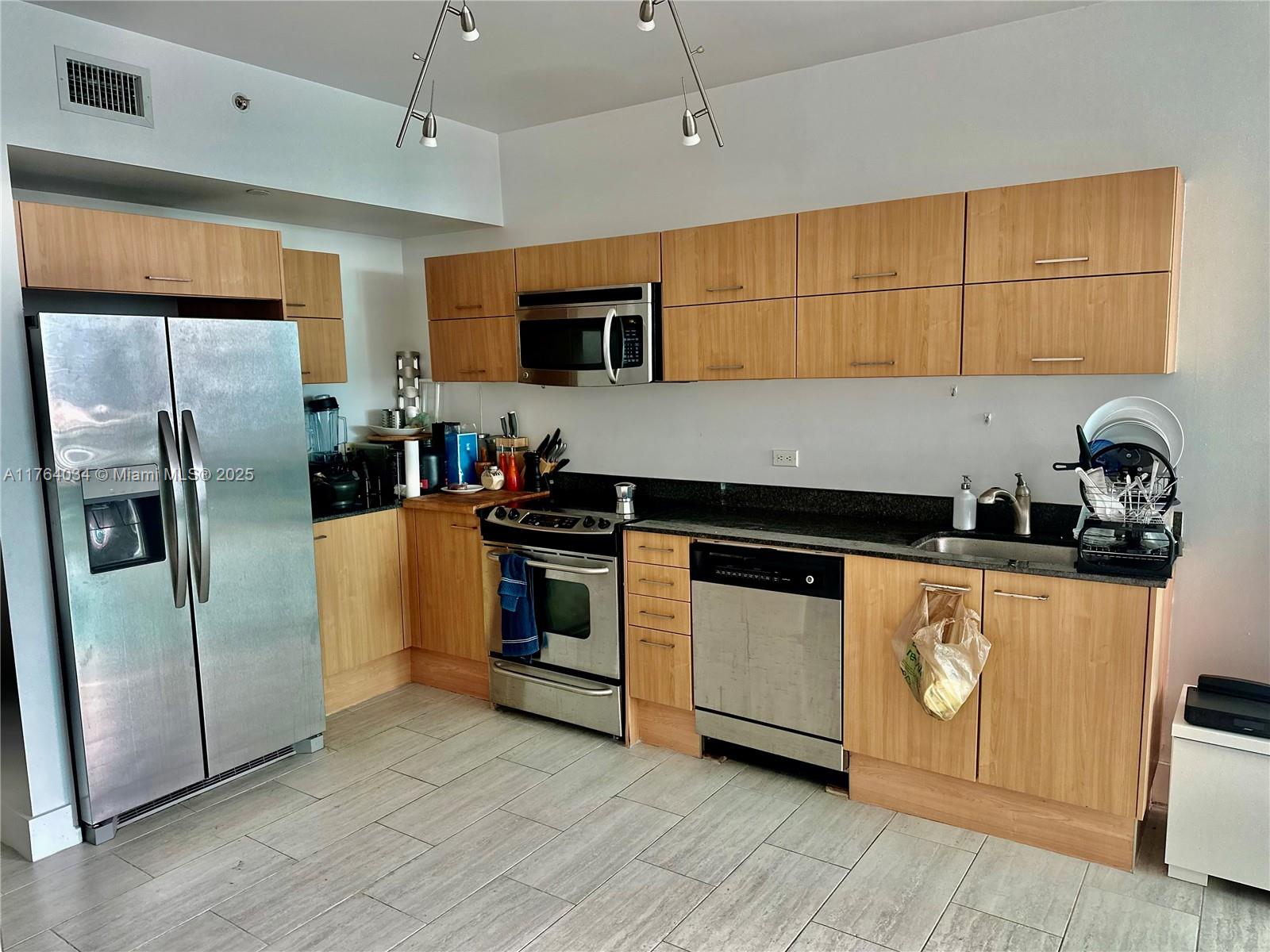350 S Miami Ave #2712, Miami FL 33130