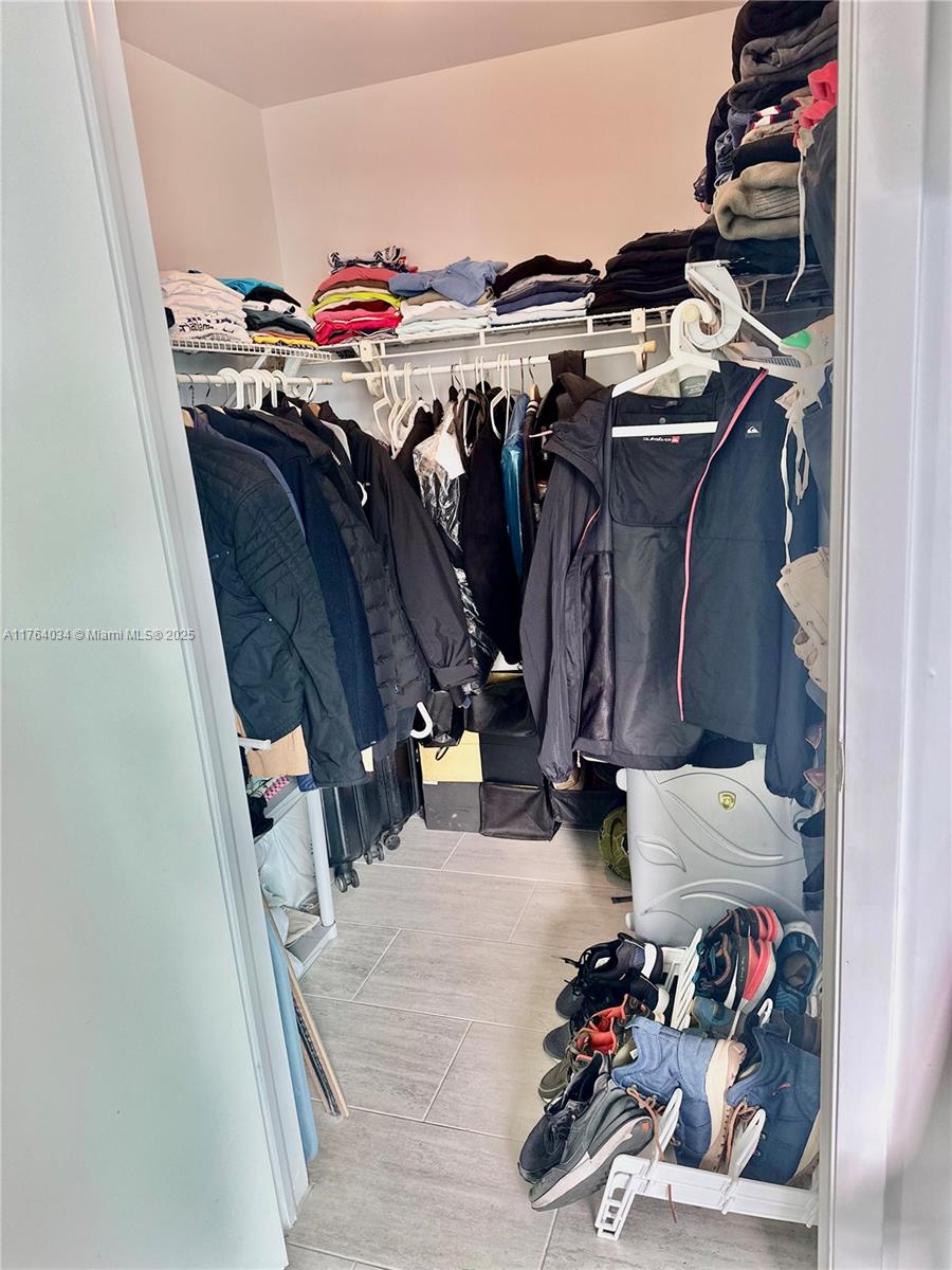 350 S Miami Ave #2712, Miami FL 33130
