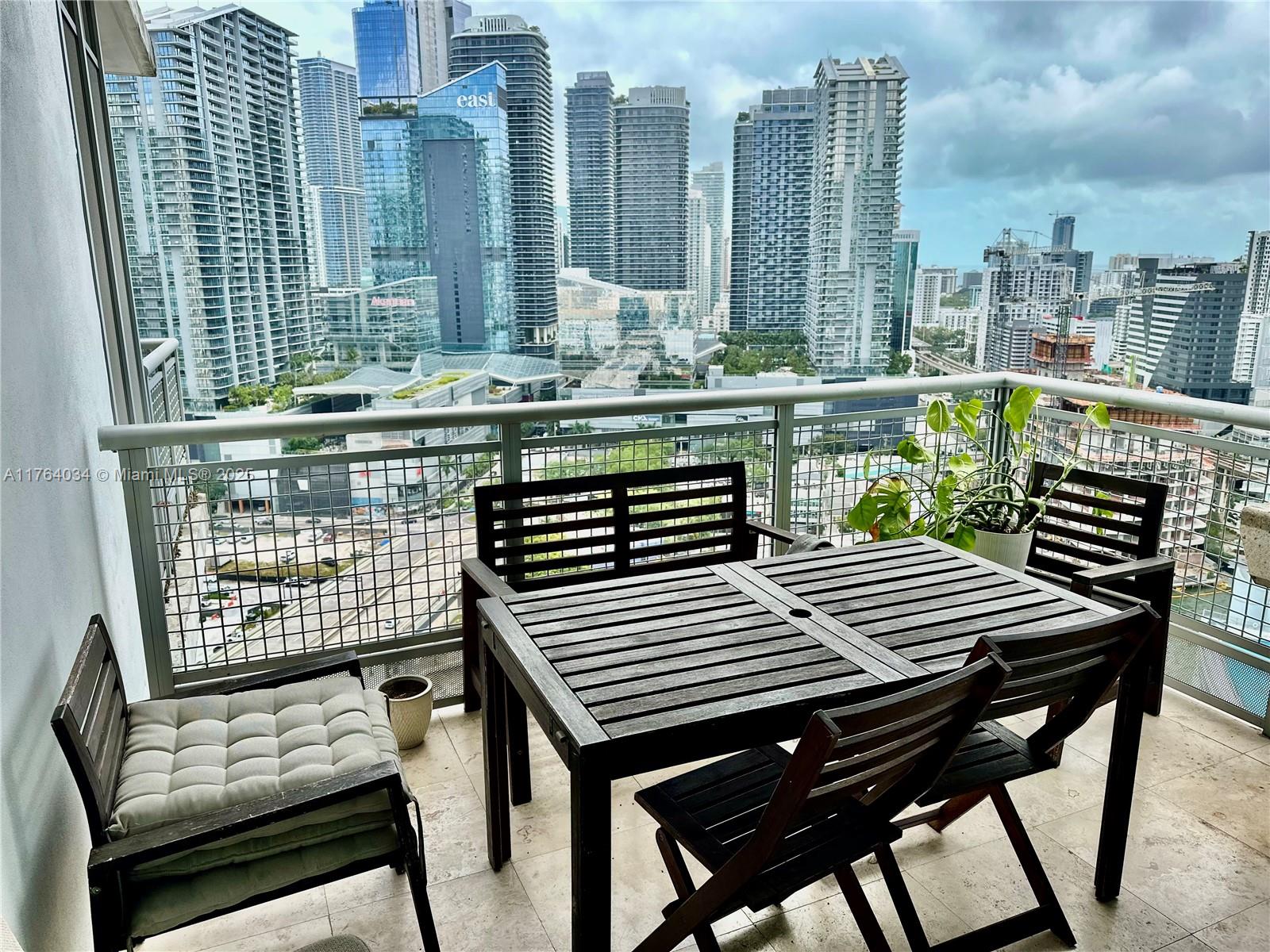 350 S Miami Ave #2712, Miami FL 33130