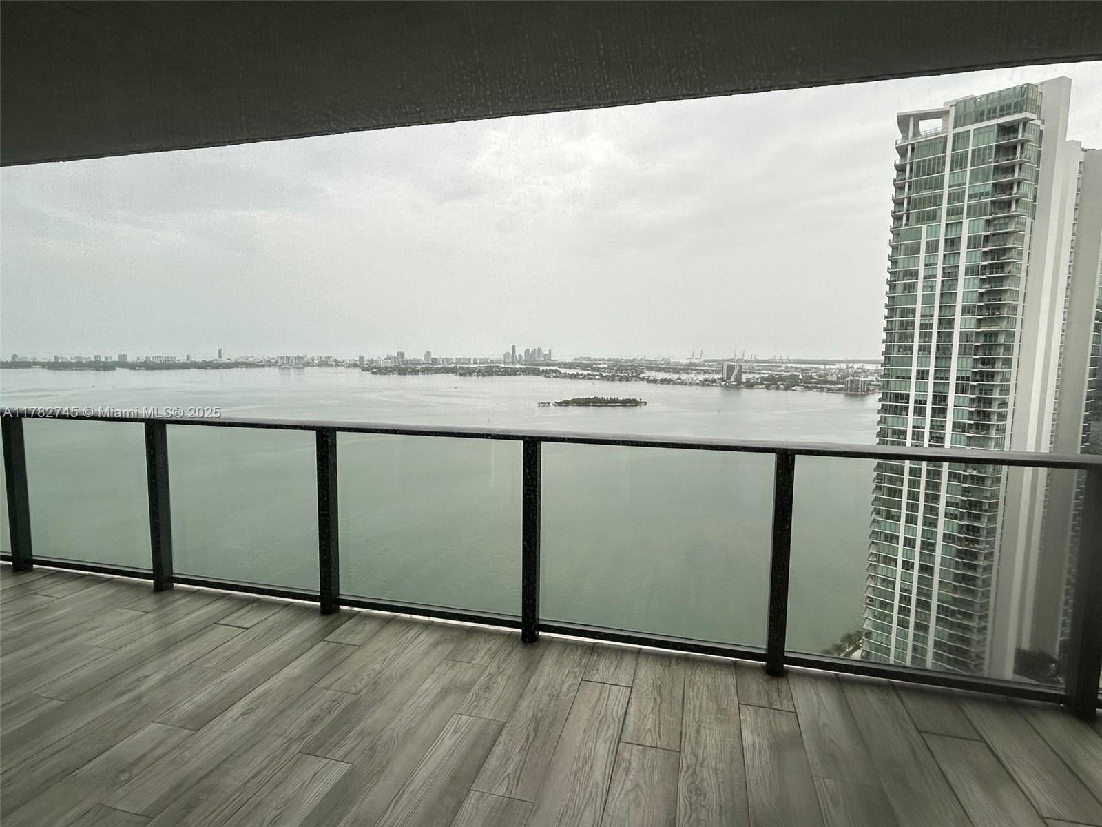 Condo for Sale in Miami, FL