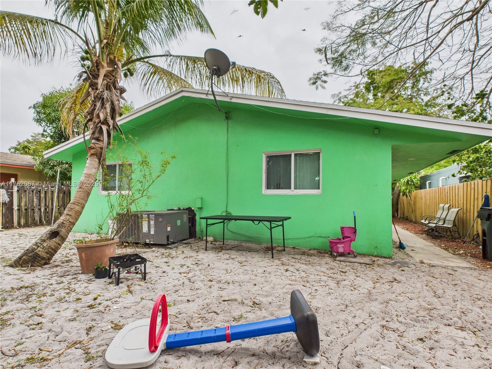 Homes for sale in Fort Lauderdale, FL | 1713 Sw 11Th Ct, Fort Lauderdale, FL 33312 | MLS# A11782087