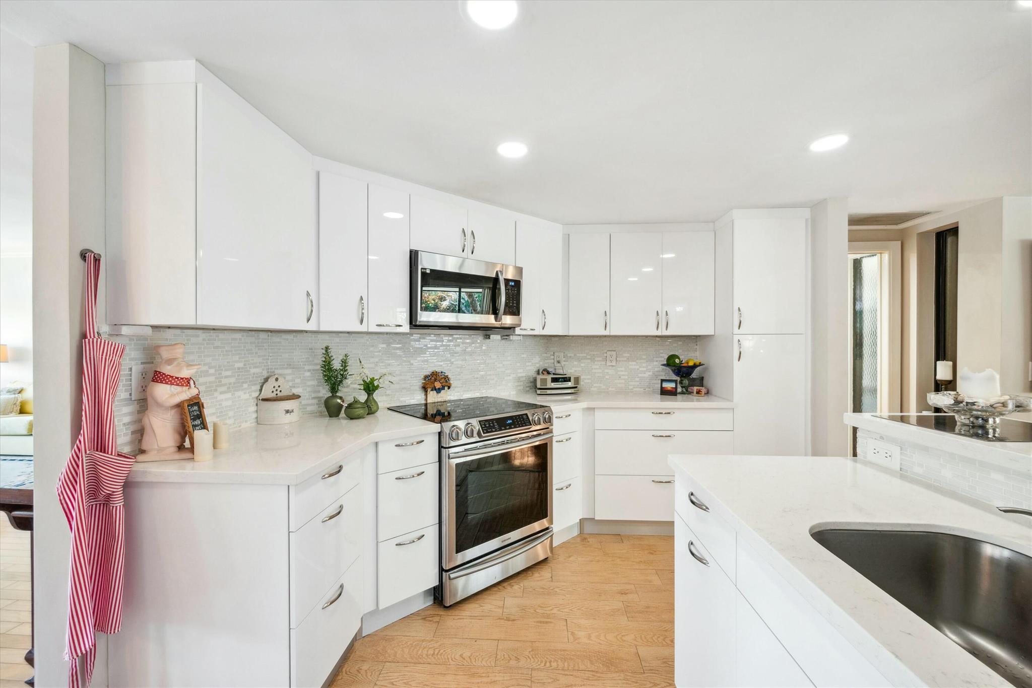 1124 Marine Way W D2l