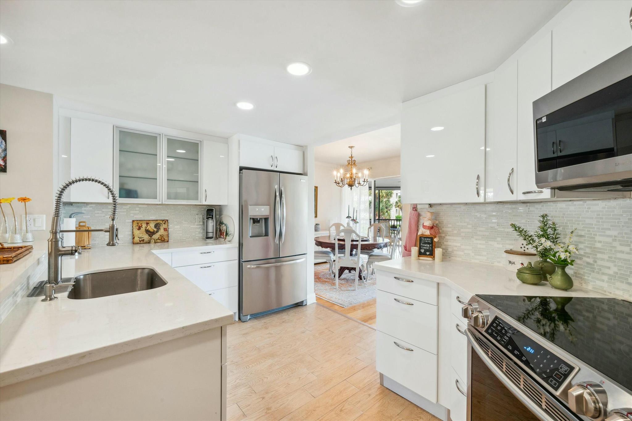 1124 Marine Way W D2l