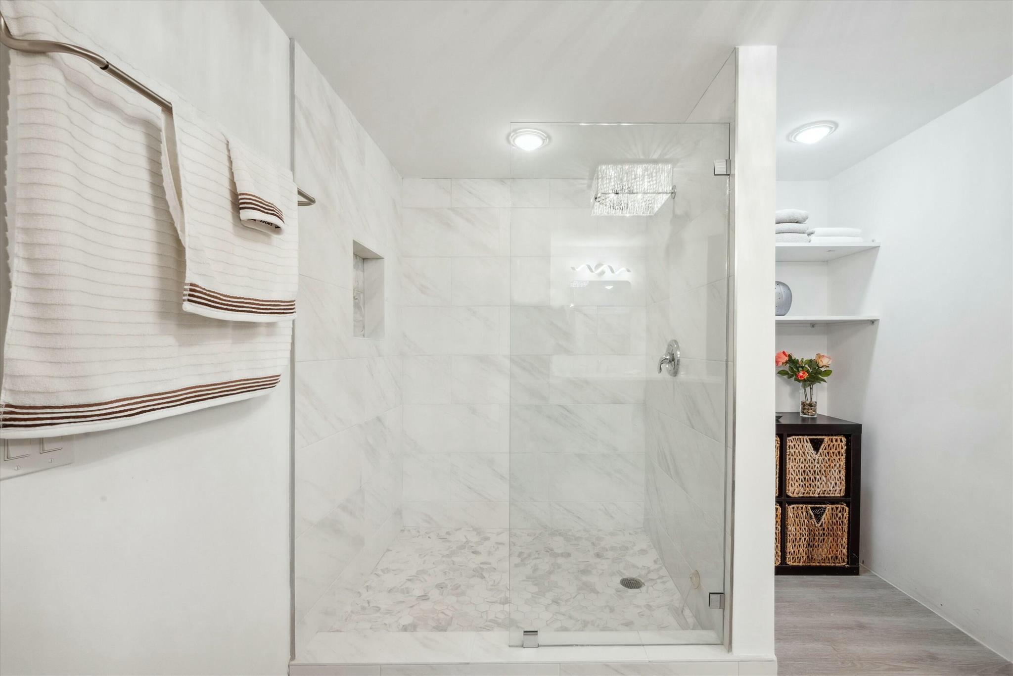 1124 Marine Way W D2l