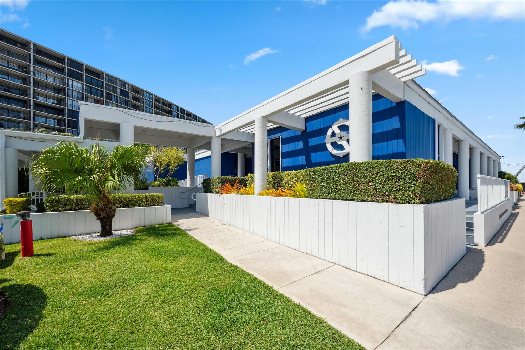 1124 Marine Way W D2l