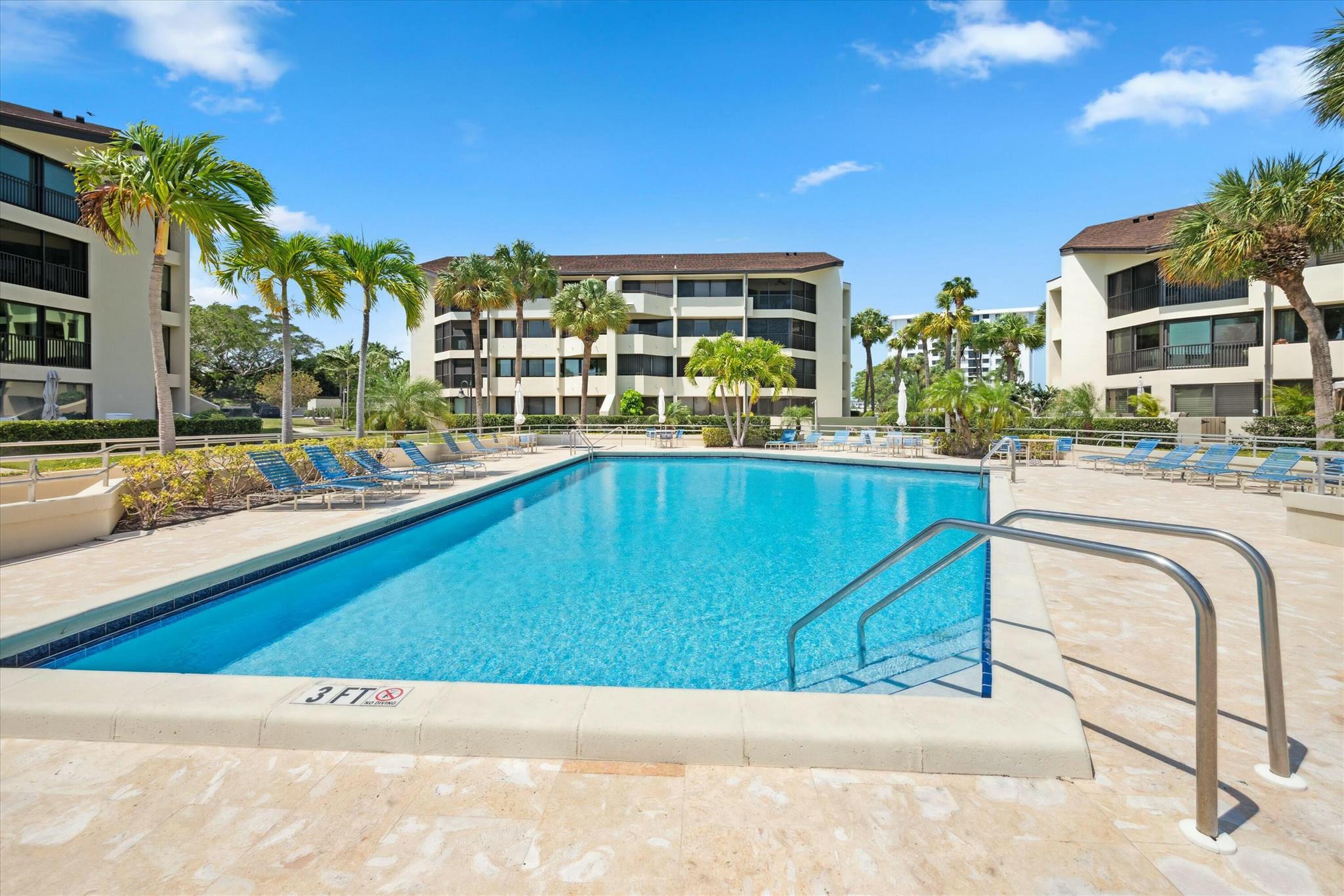 1124 Marine Way W D2l