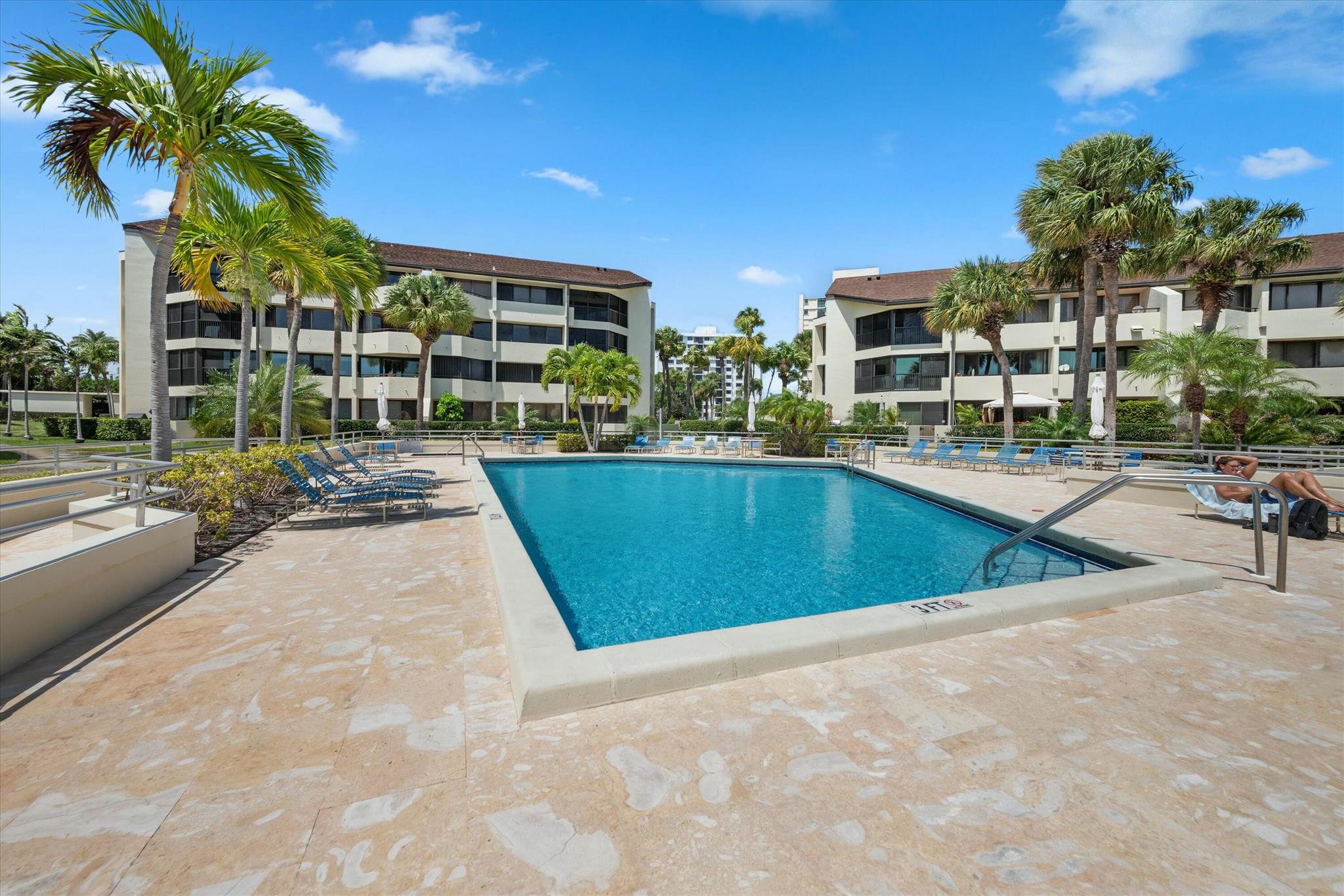 1124 Marine Way W D2l