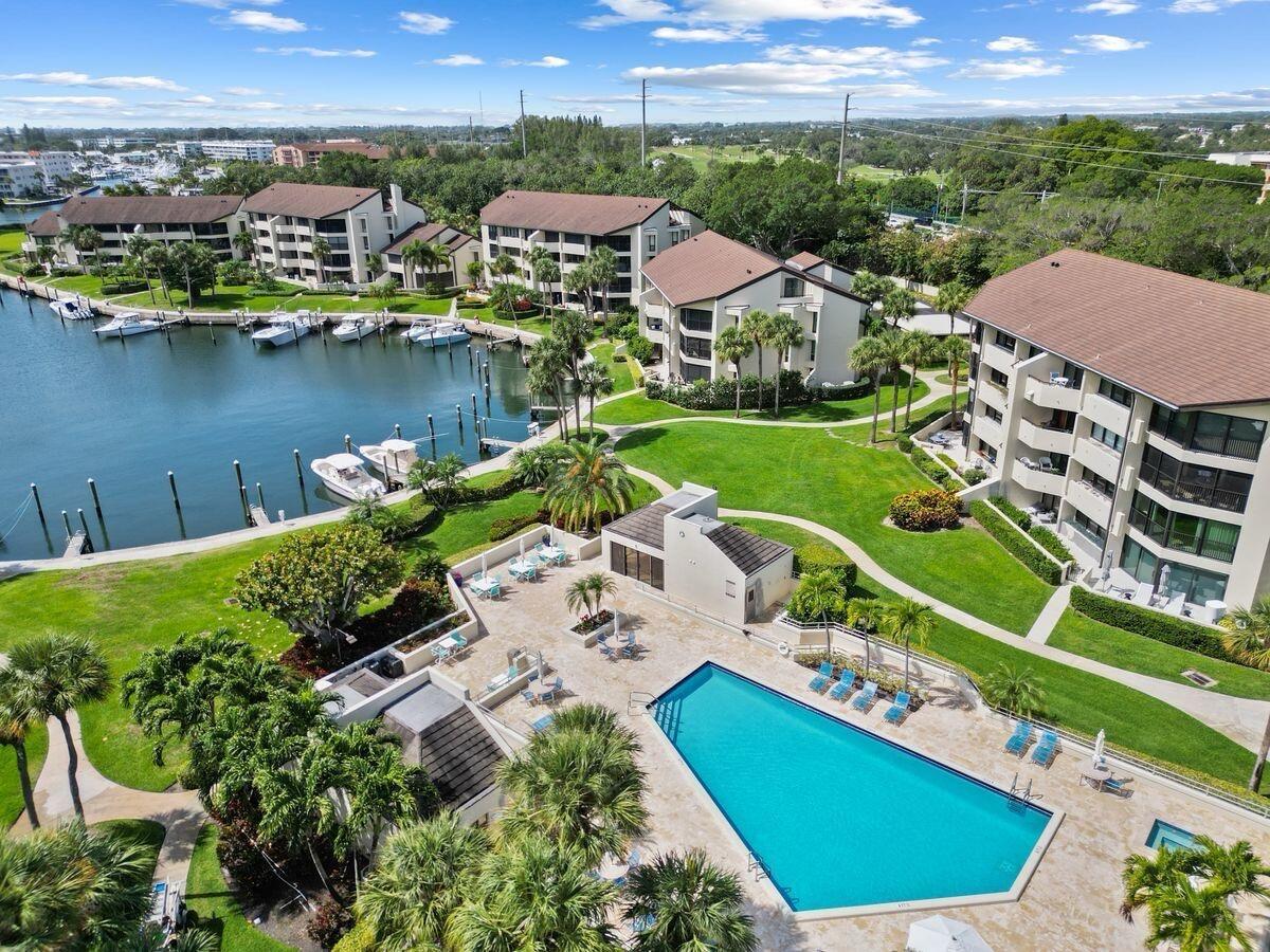 1124 Marine Way W D2l