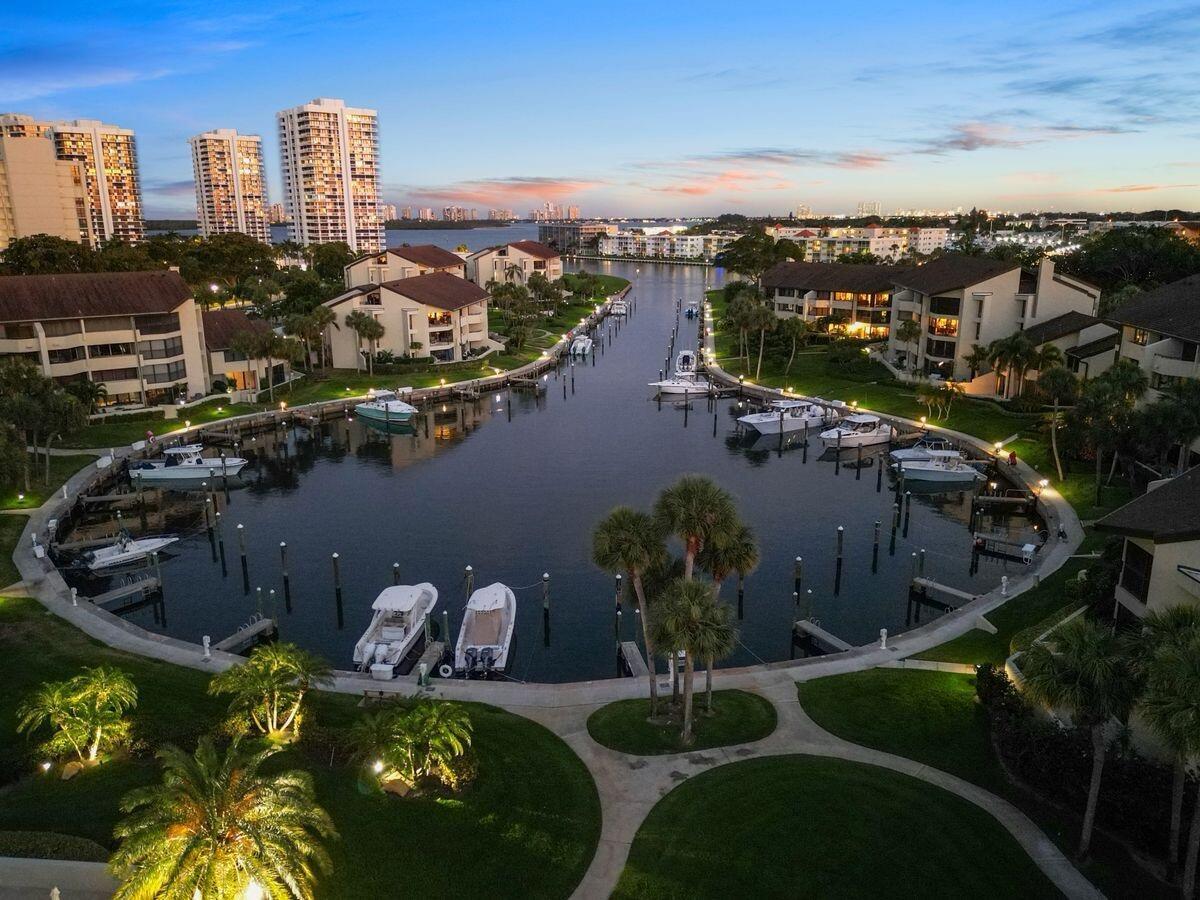 1124 Marine Way W D2l