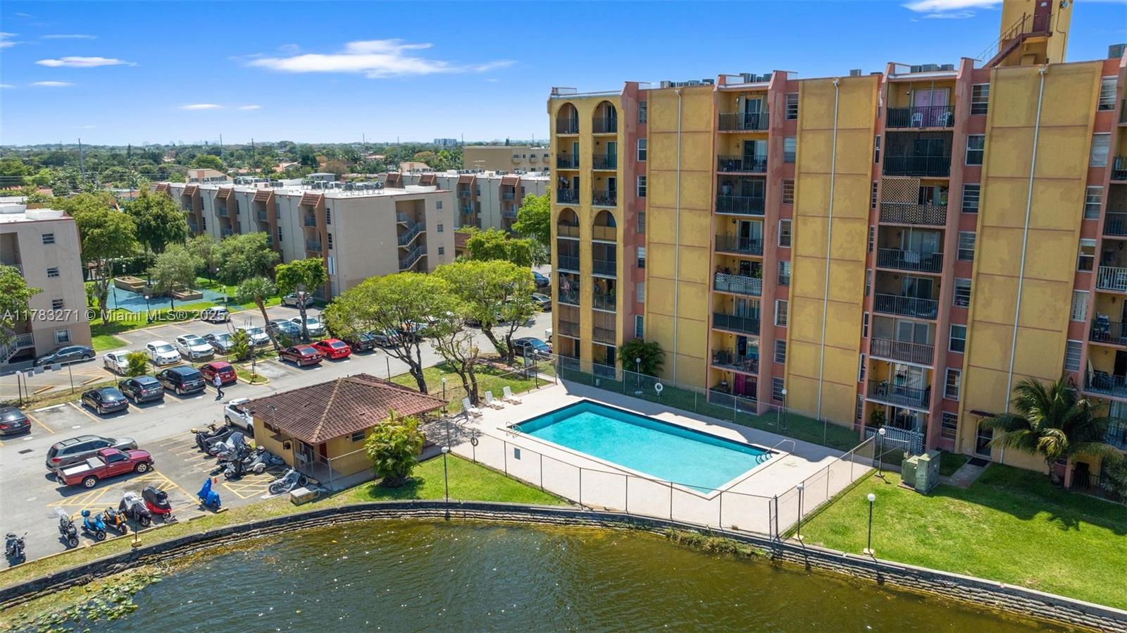 Sunset Villas No 3 Condo