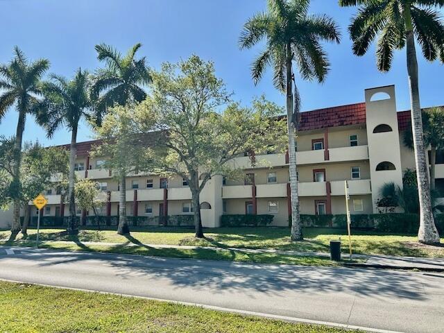 Homes for sale in Sunrise, FL | 7960 Sunrise Lakes Dr N #205, Sunrise, FL 33322 | MLS# R11081351