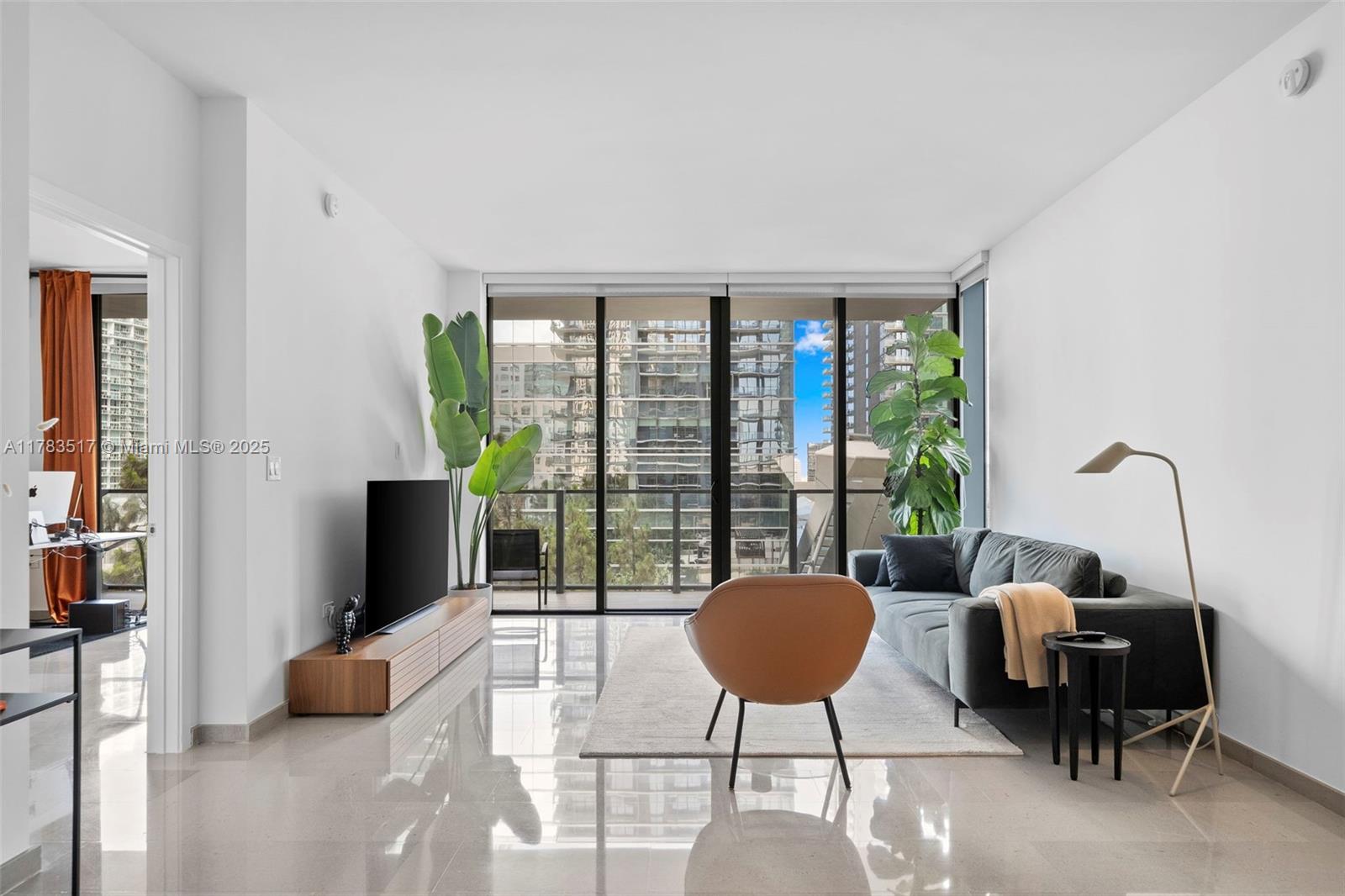 Condo for Sale in Miami, FL