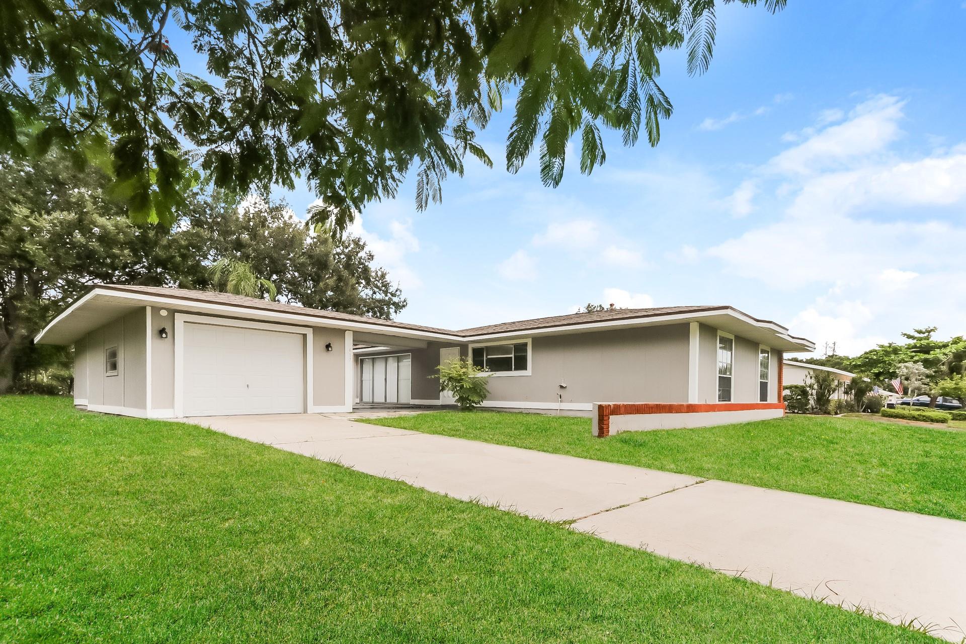 Homes for sale in Port St. Lucie, FL | 417 Ne Cornwall Ave, Port St. Lucie, FL 34983 | MLS# F10498275