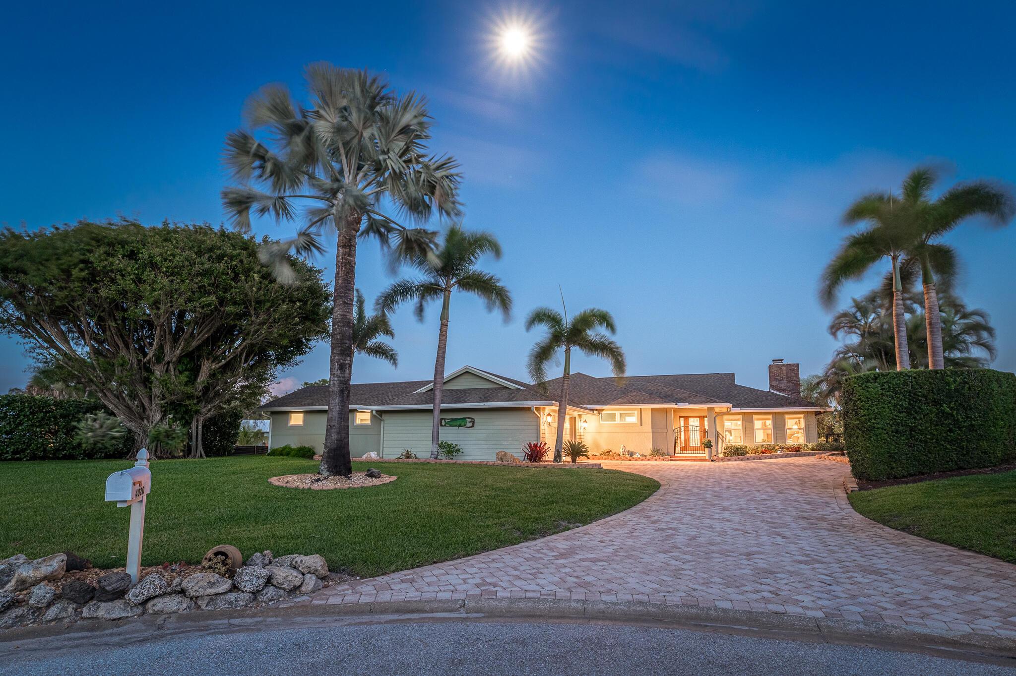 Homes for sale in Stuart, FL | 4020 Se Whiticar Way, Stuart, FL 34997 | MLS# R11081882