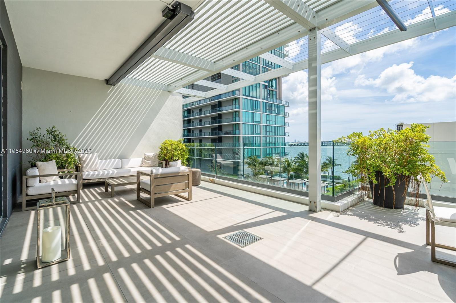 Condo for Sale in Miami, FL