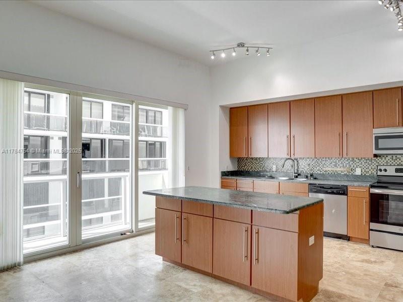 9499 Collins Ave #PH-03, Surfside FL 33154