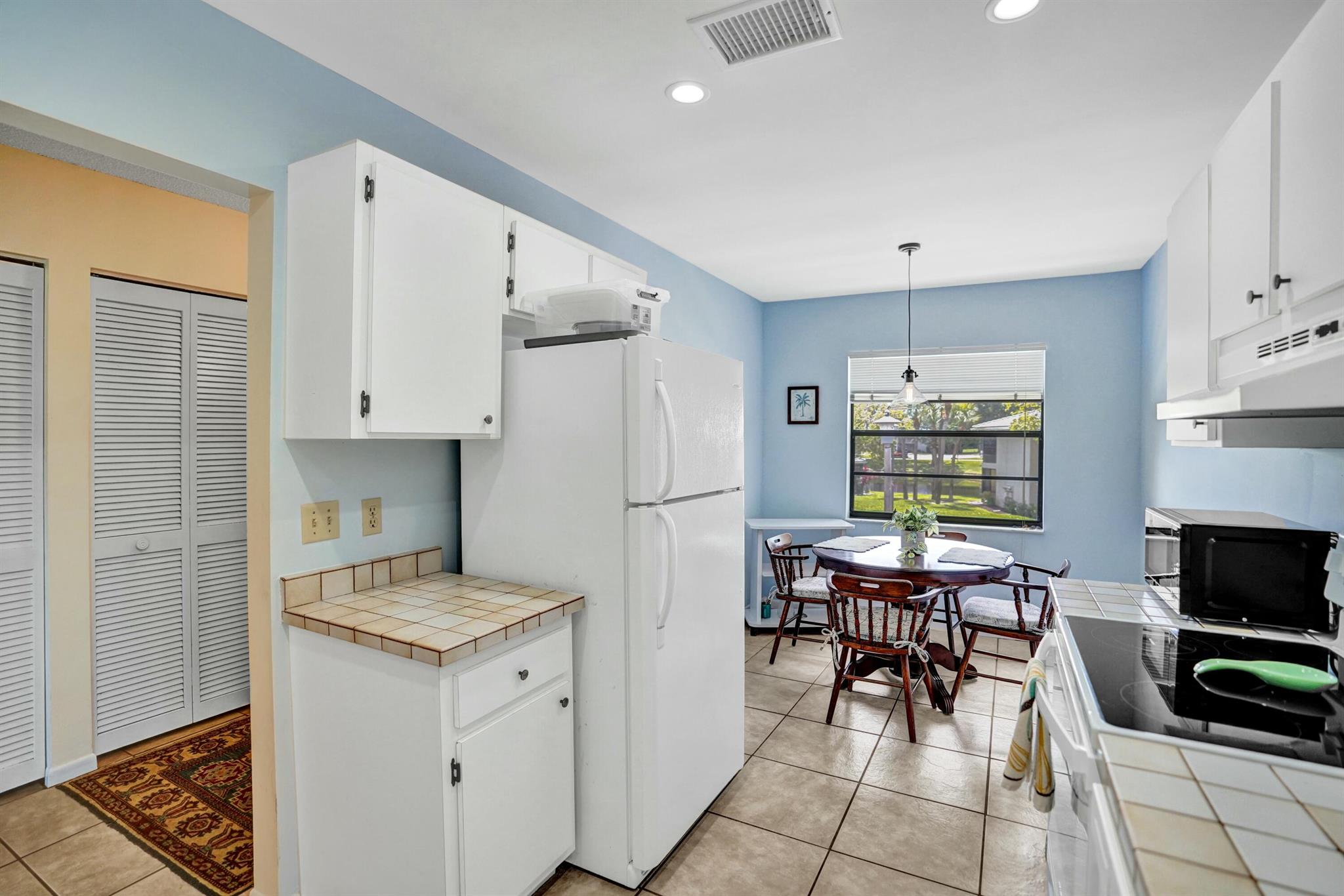 Homes for sale in Boynton Beach, FL | 19 Stratford Dr #F, Boynton Beach, FL 33436 | MLS# R11082043