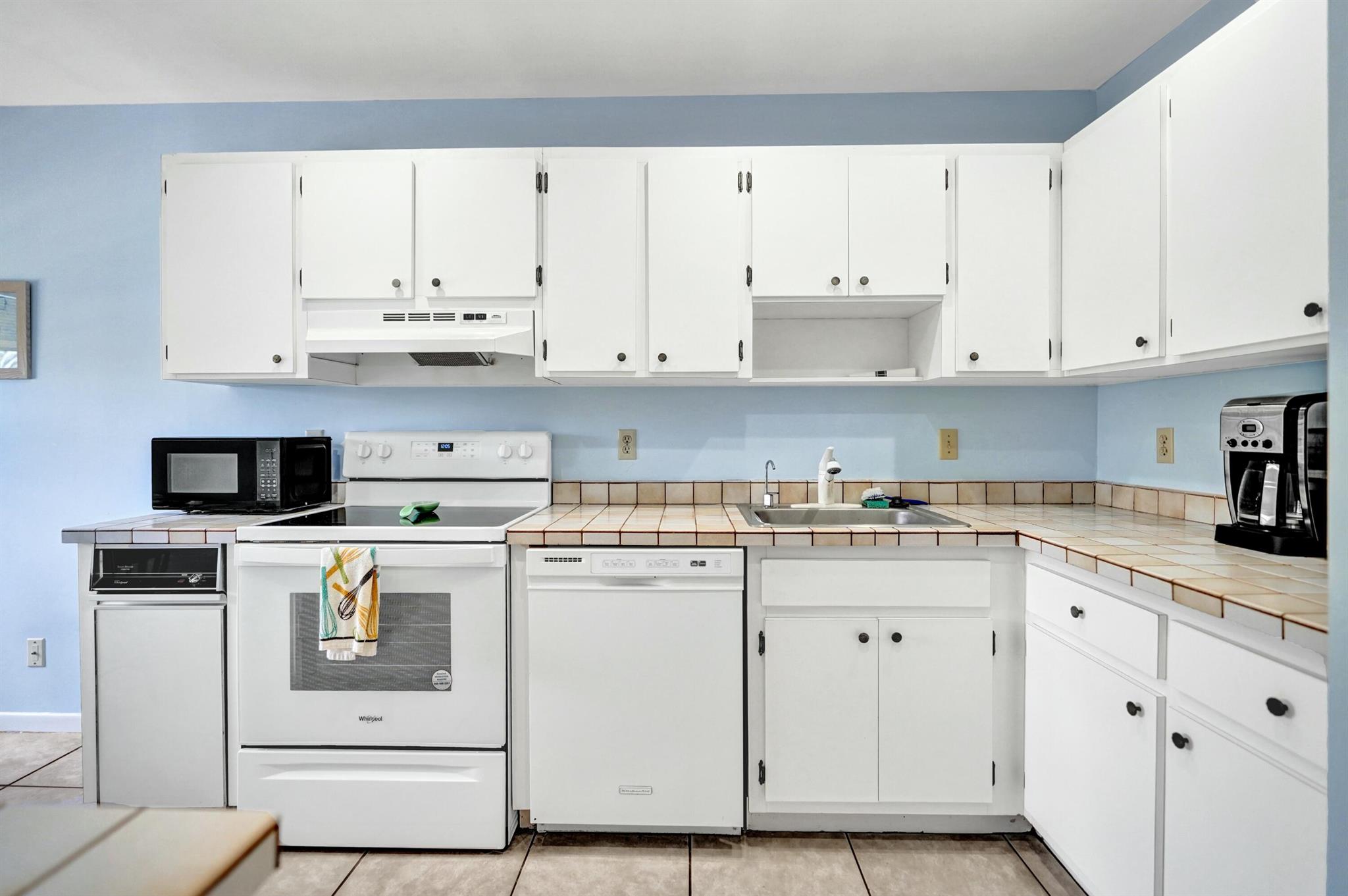 Homes for sale in Boynton Beach, FL | 19 Stratford Dr #F, Boynton Beach, FL 33436 | MLS# R11082043